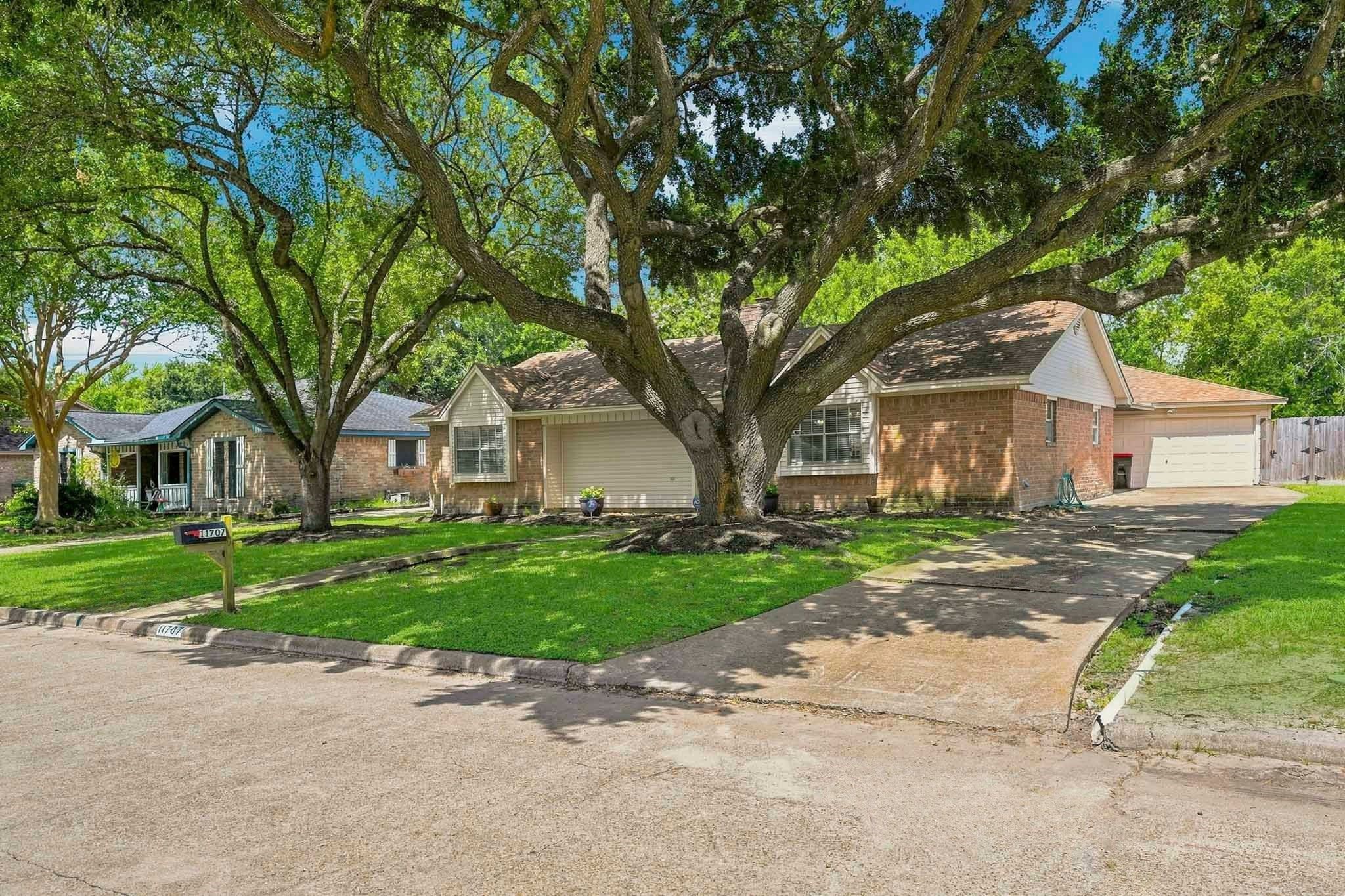 11707 Moltere Drive Property Photo