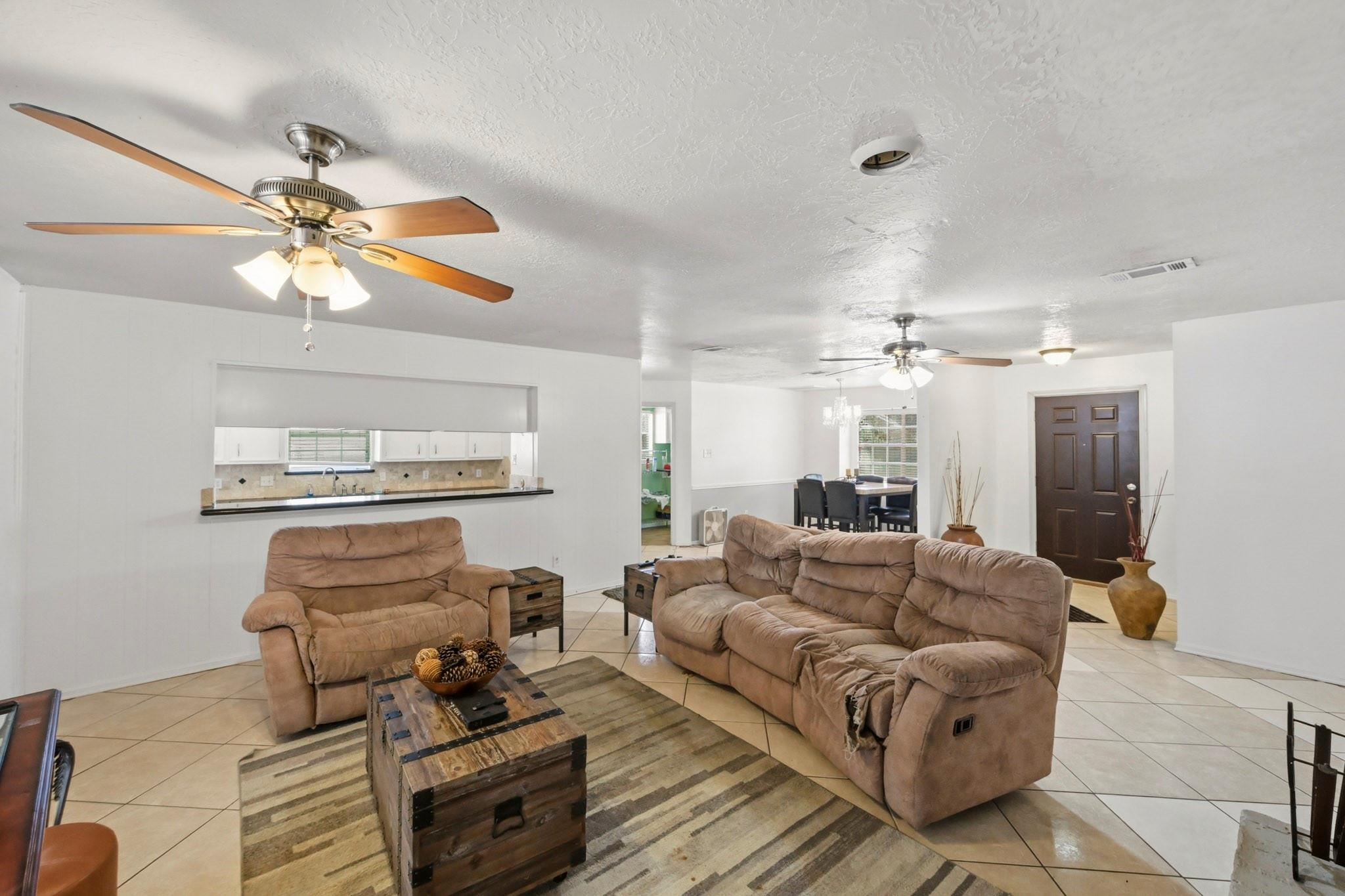 11707 Moltere Drive, Houston Tx 77065 Property Photo 5