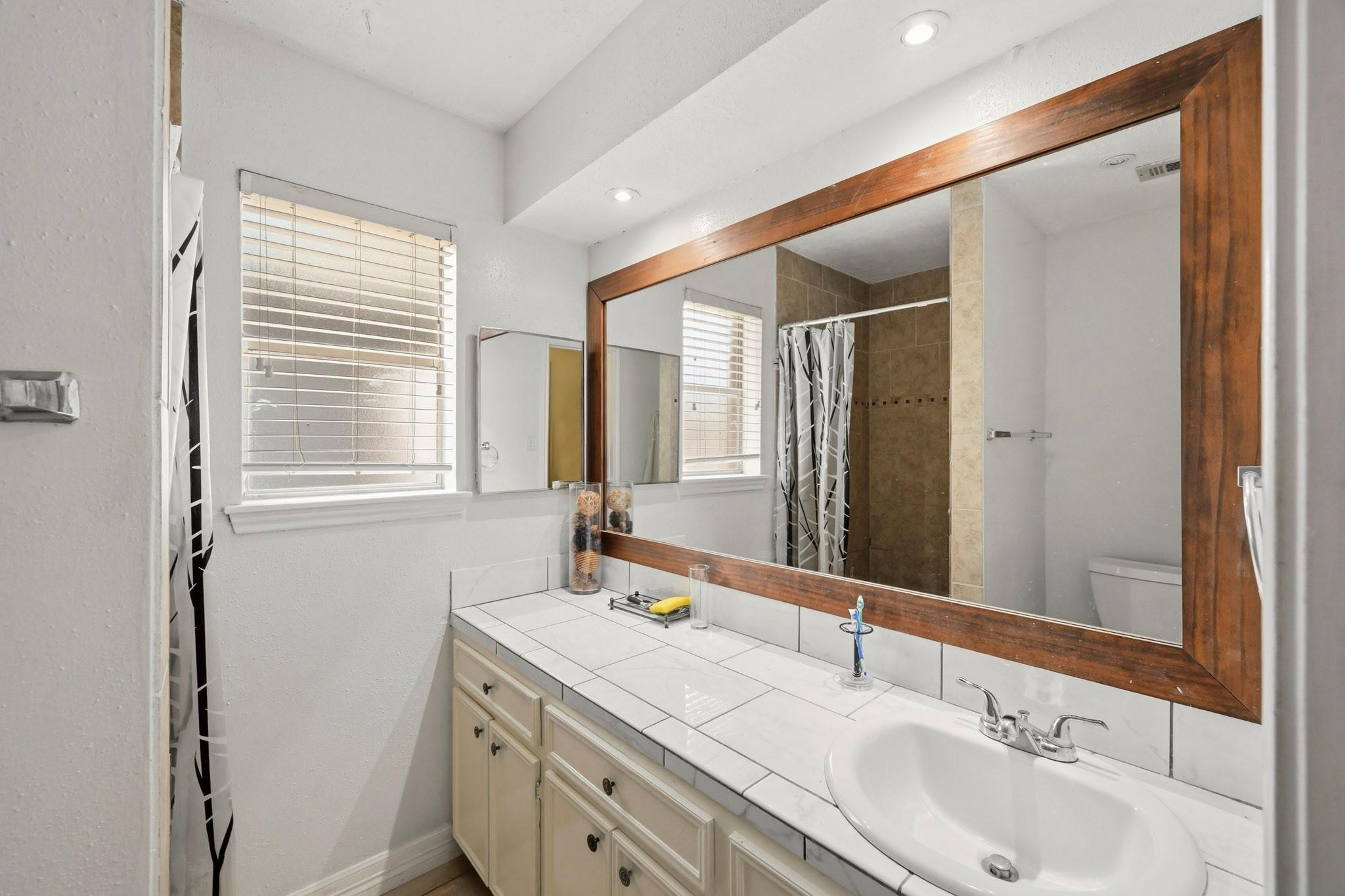 11707 Moltere Drive, Houston Tx 77065 Property Photo 16