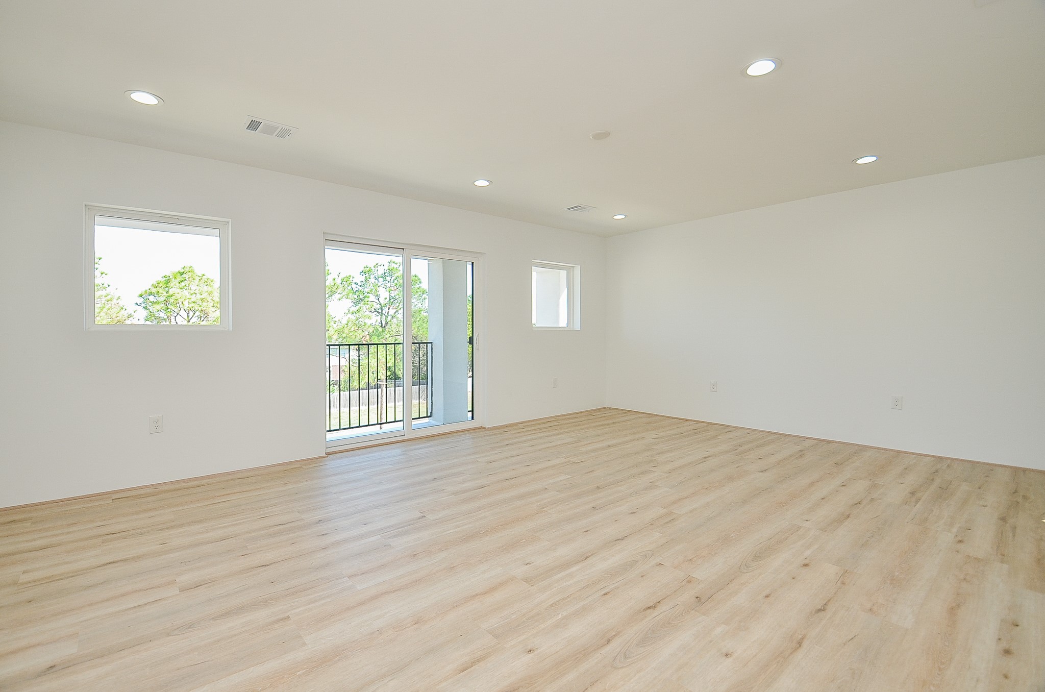 15000 S Richmond Avenue 4 Property Photo 14