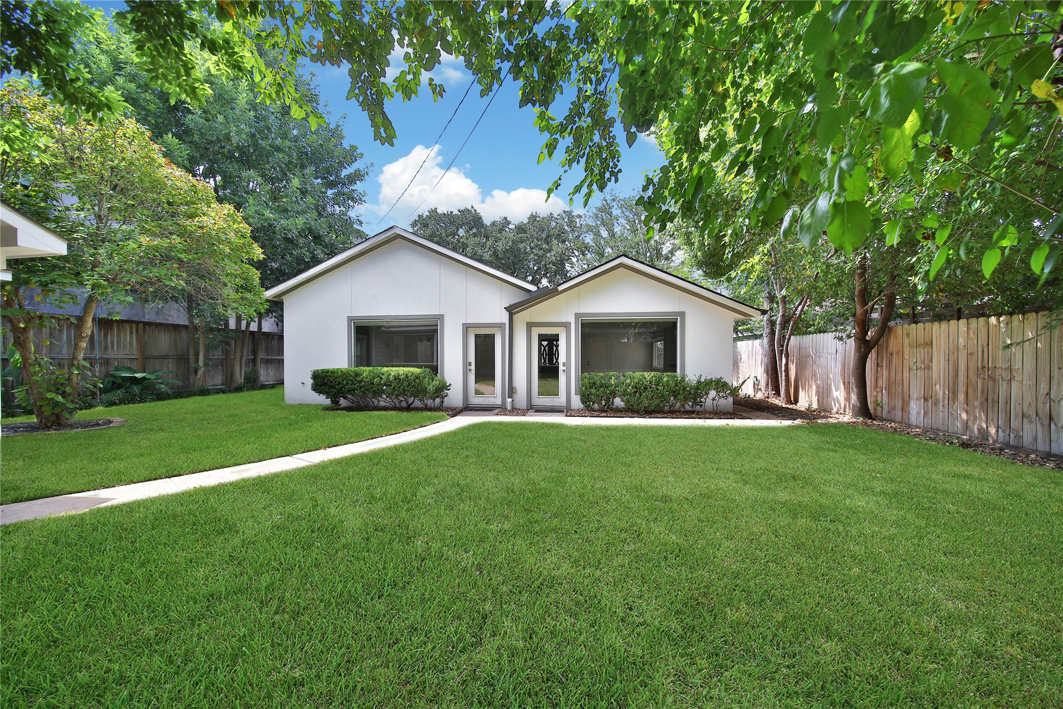 2206 Saxon Drive Property Photo 39
