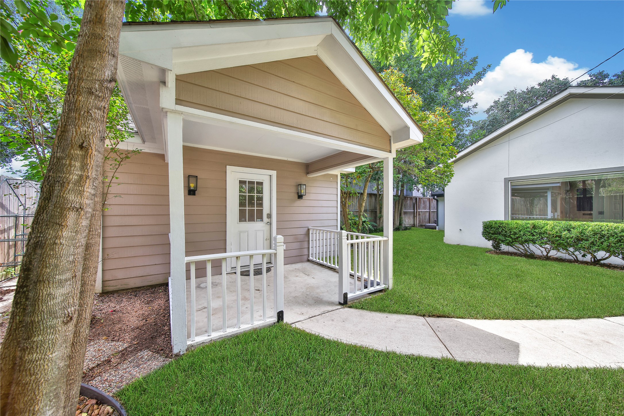 2206 Saxon Drive Property Photo 42