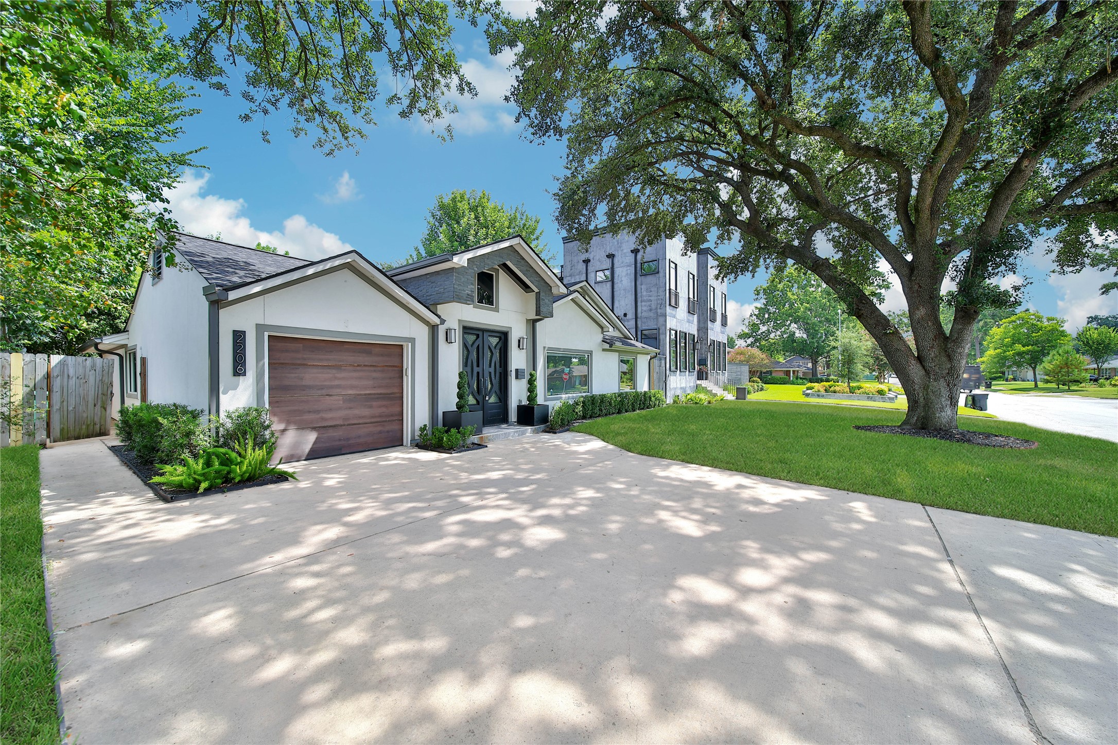 2206 Saxon Drive Property Photo 44