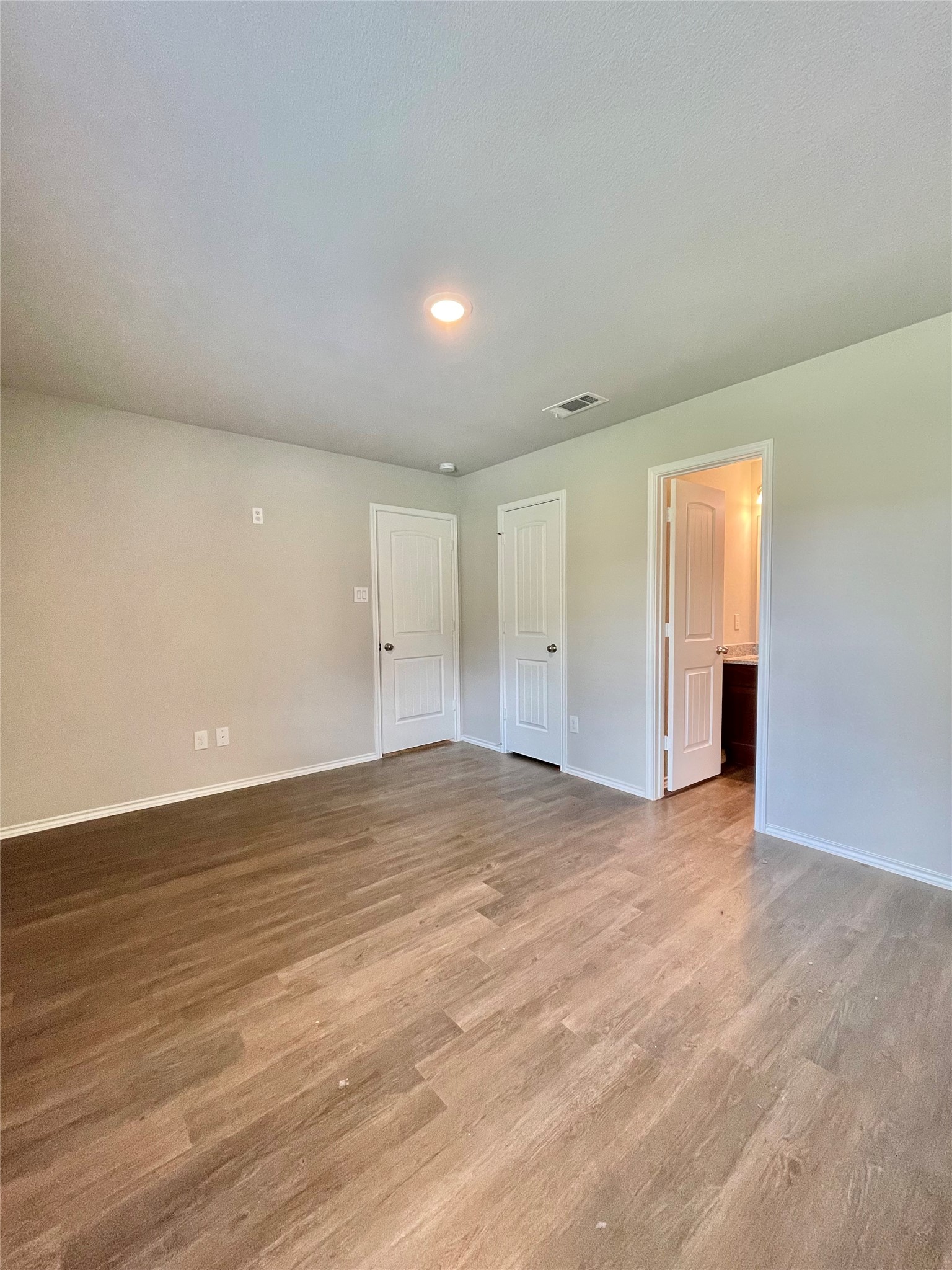 126 E Ash St Property Photo 16