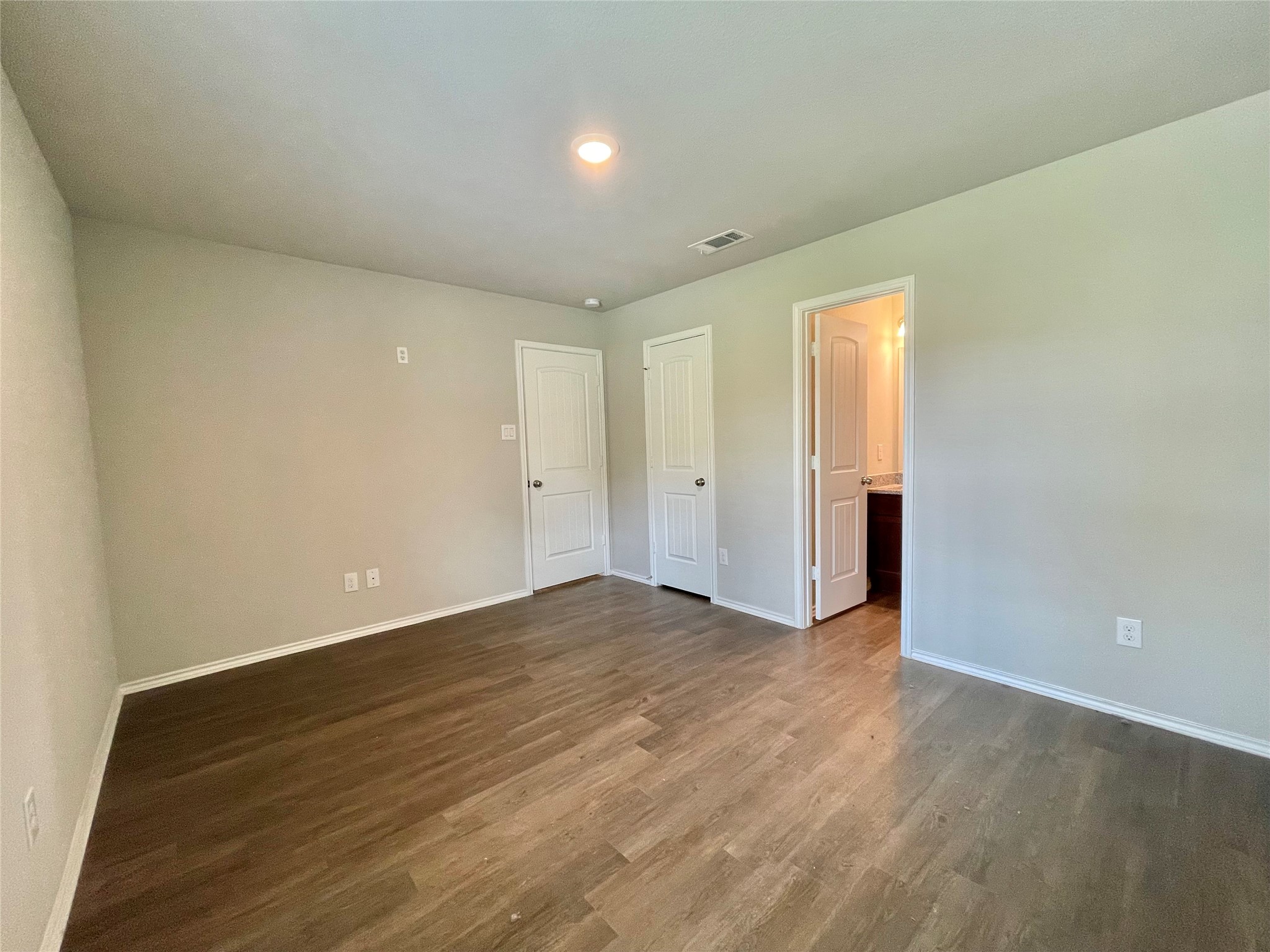 126 E Ash St Property Photo 17