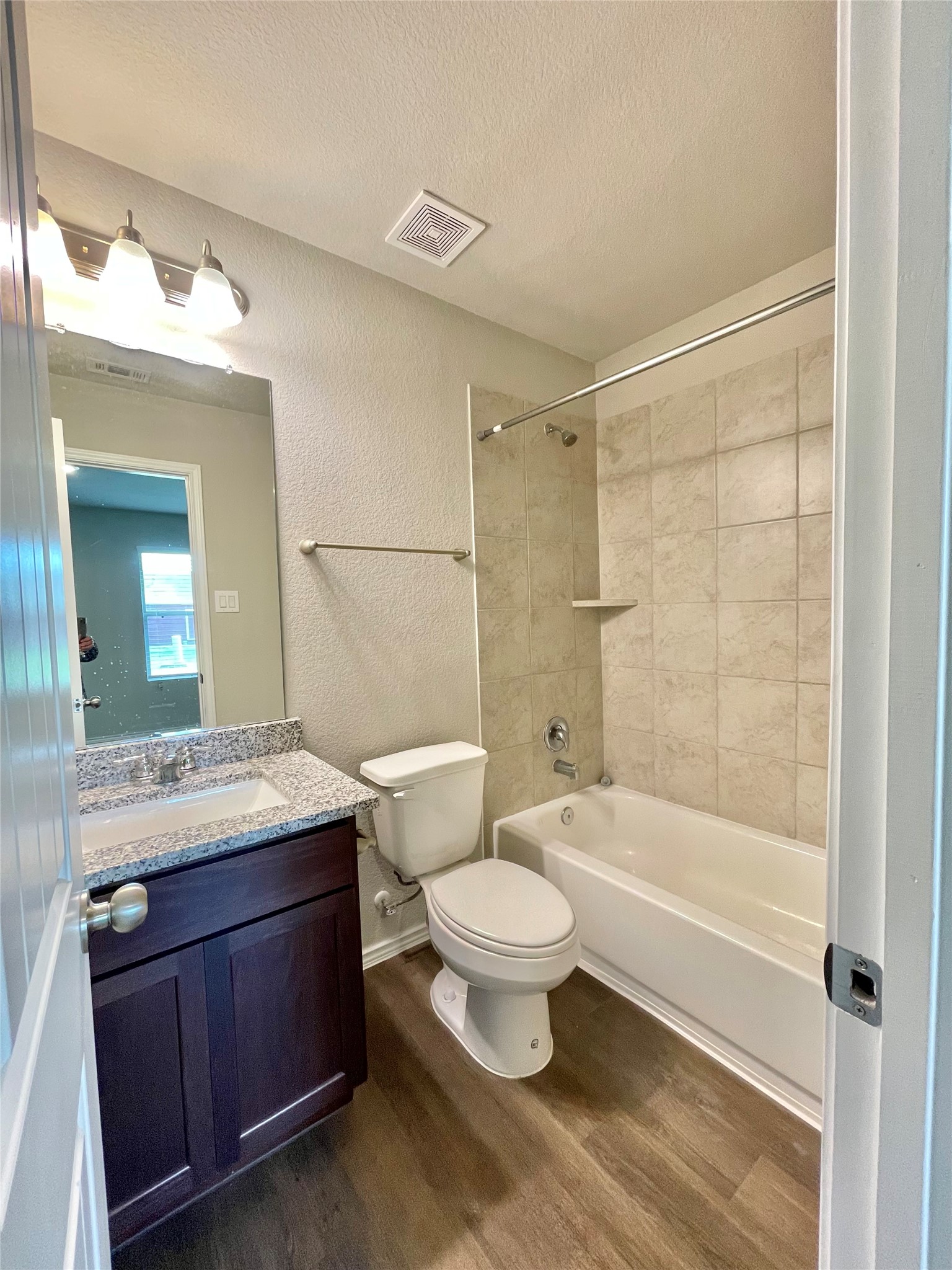 126 E Ash St Property Photo 18