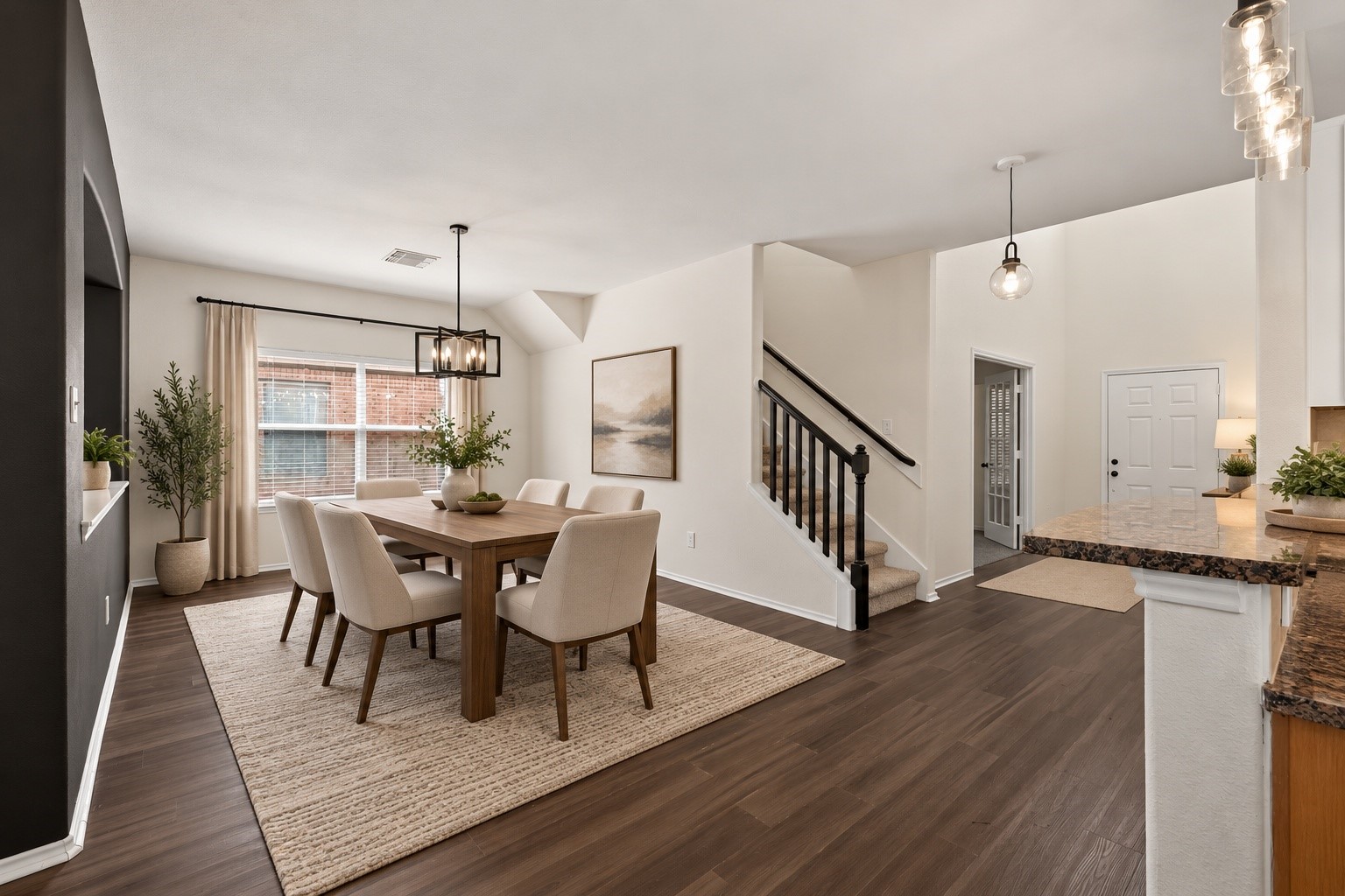 206 Unique Court Property Photo 6