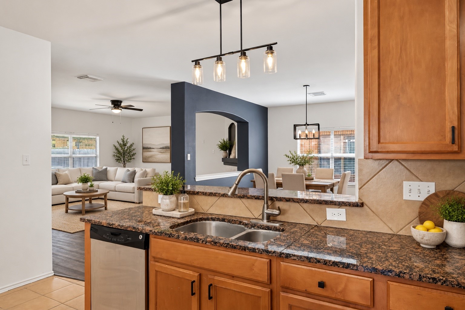 206 Unique Court Property Photo 10