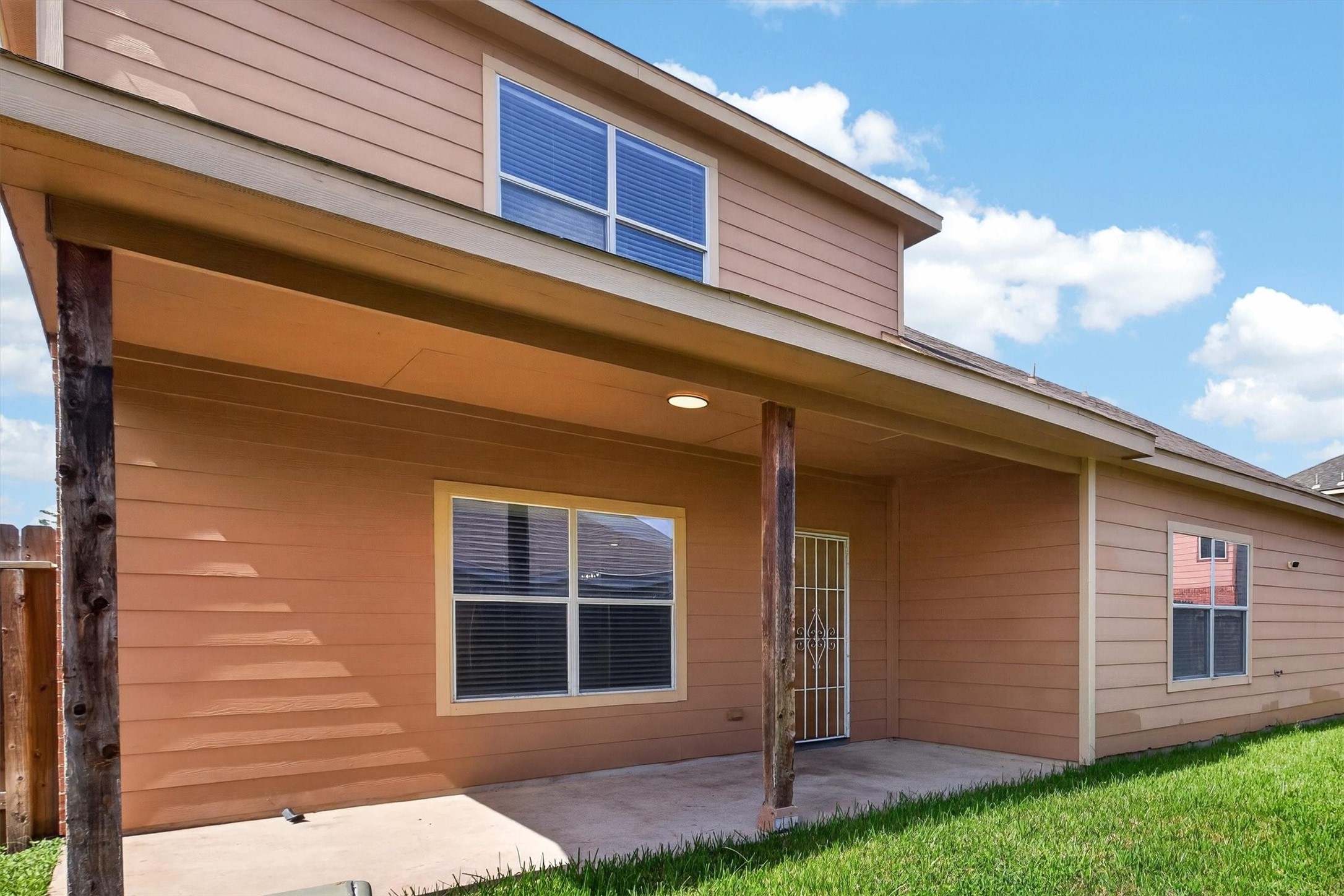 206 Unique Court Property Photo 19