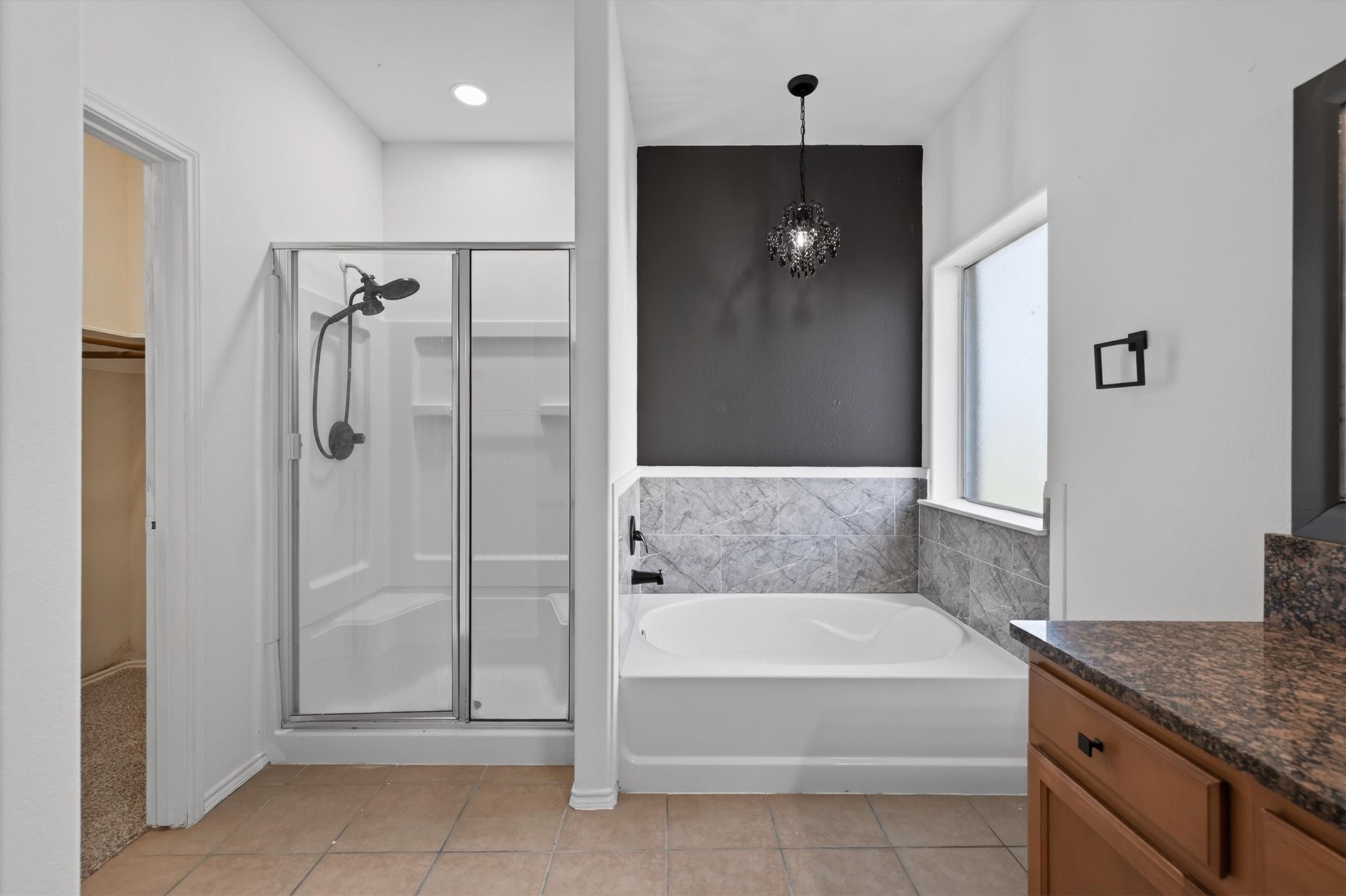 206 Unique Court Property Photo 38