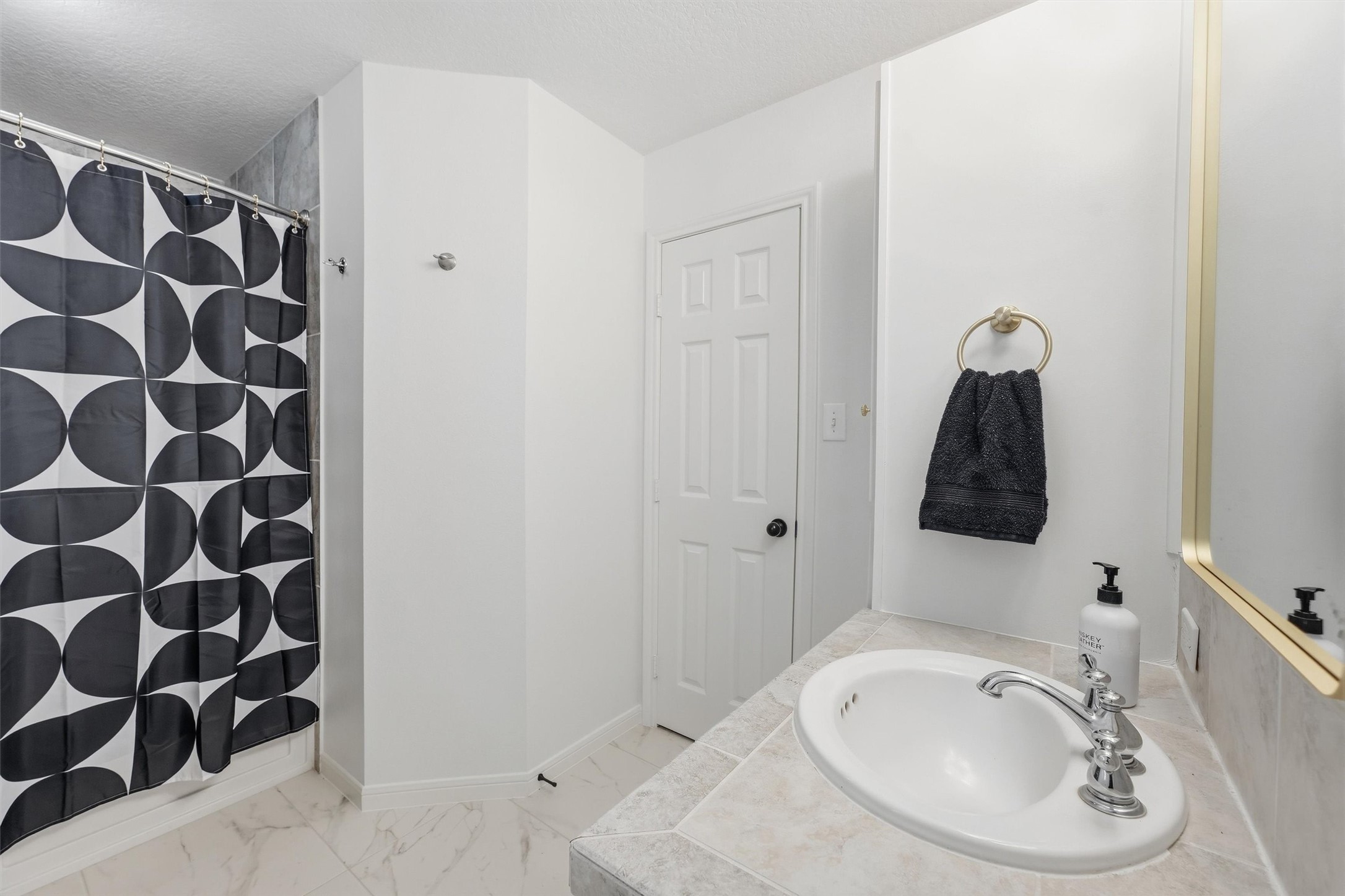 281 Fishermans Bend Drive Property Photo 15
