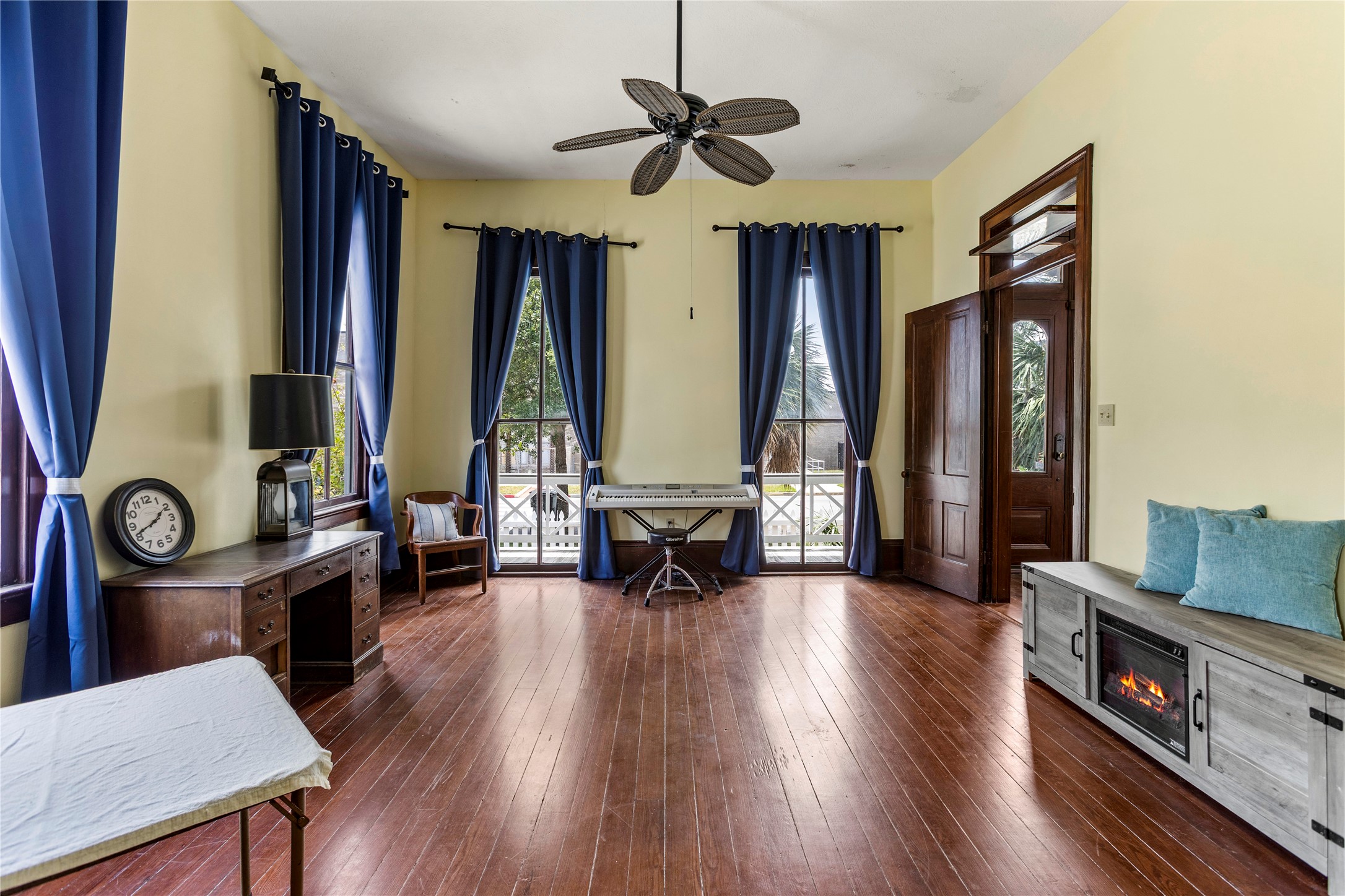 2002 Ave K Property Photo 7