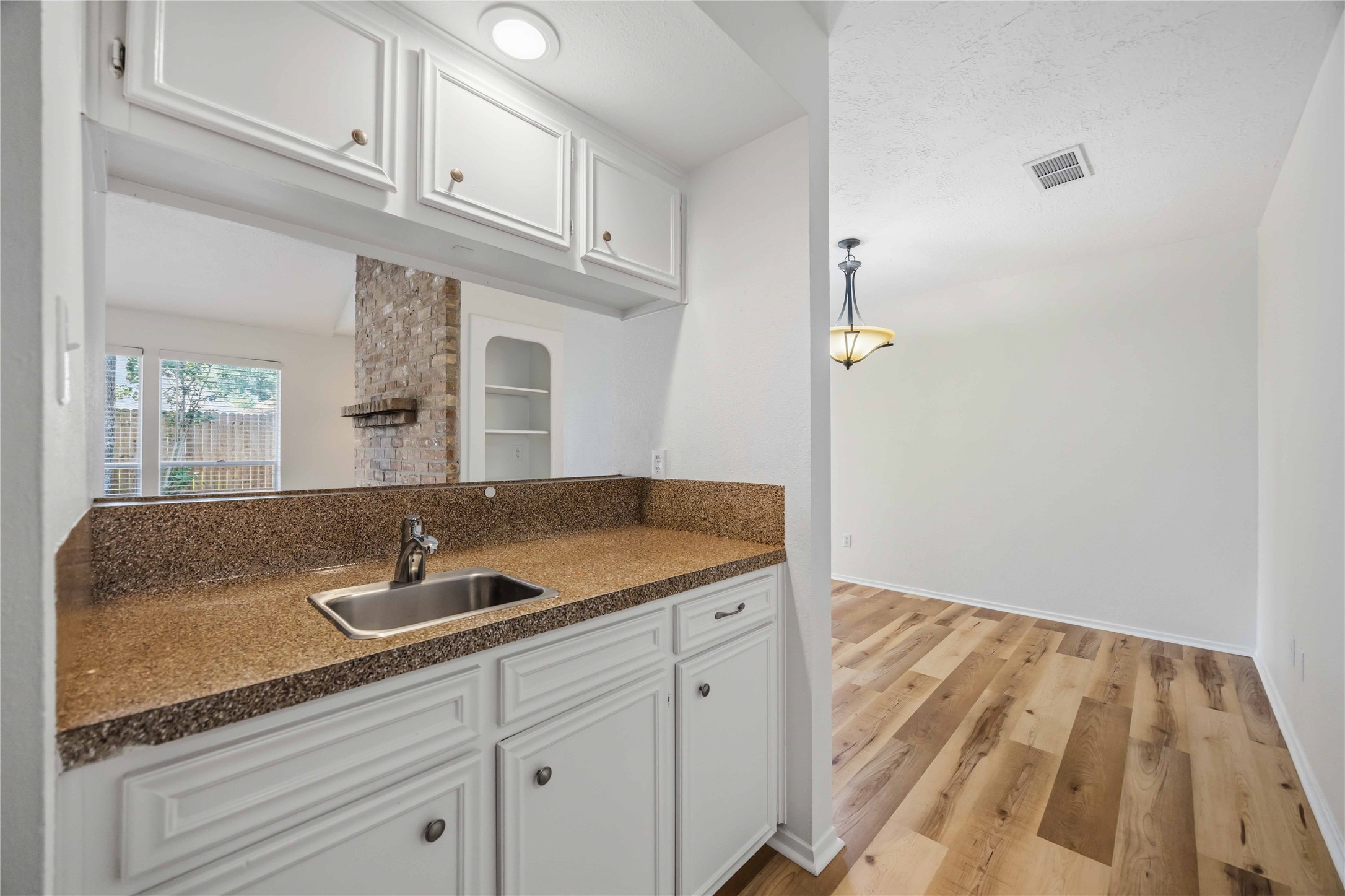 1002 Oxborough Drive Property Photo 14