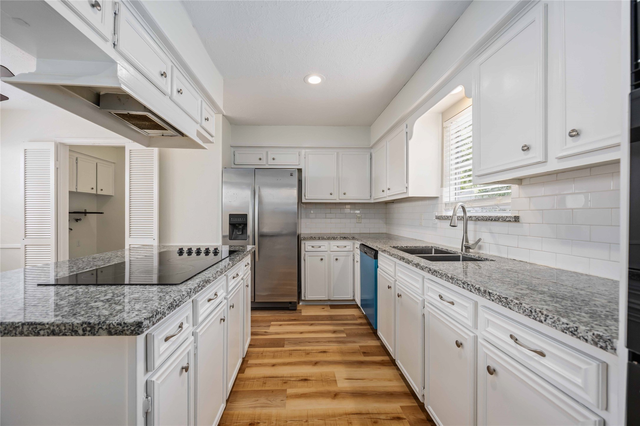 1002 Oxborough Drive Property Photo 16