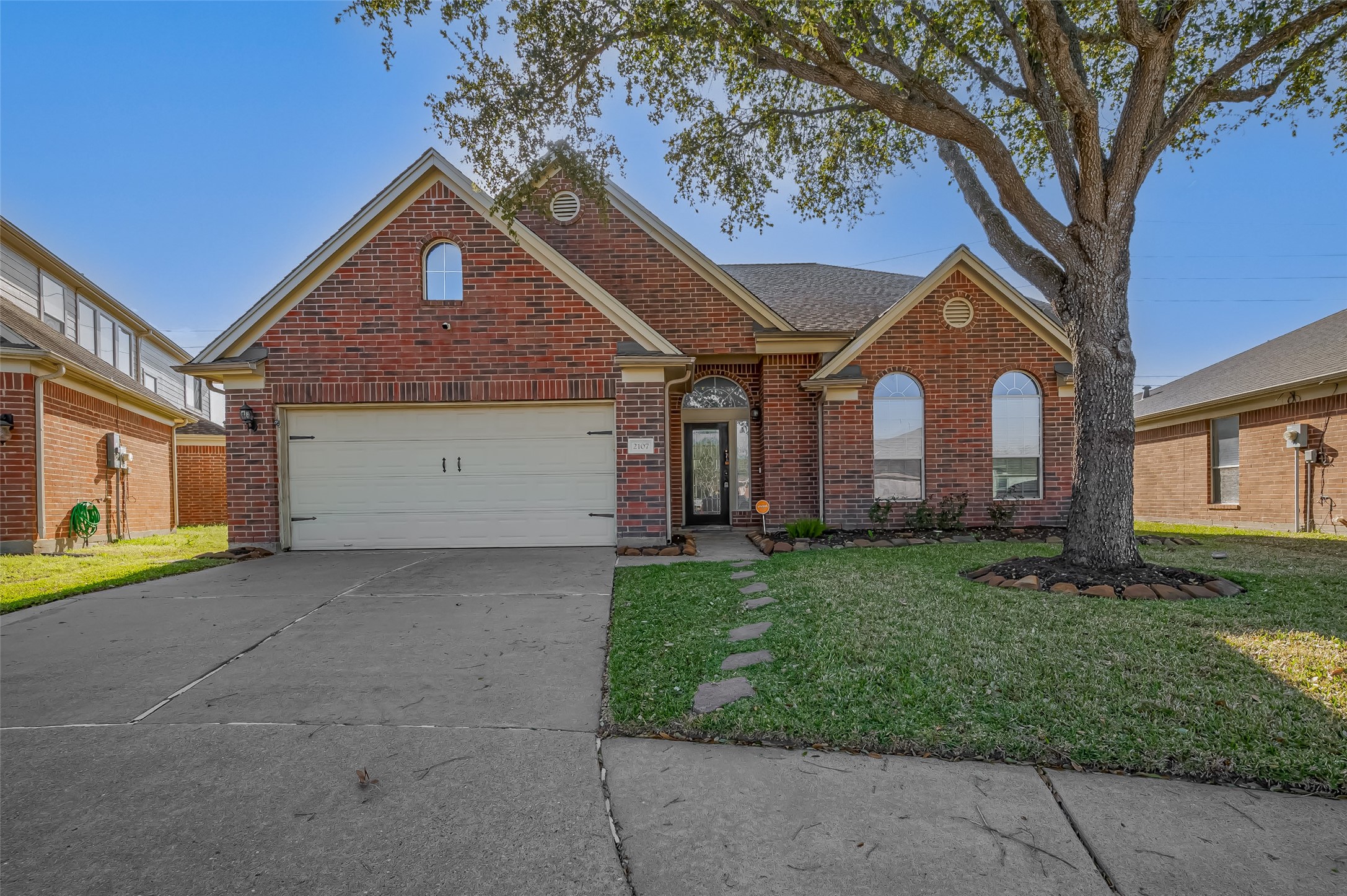2107 Auburn Vale Street Property Photo