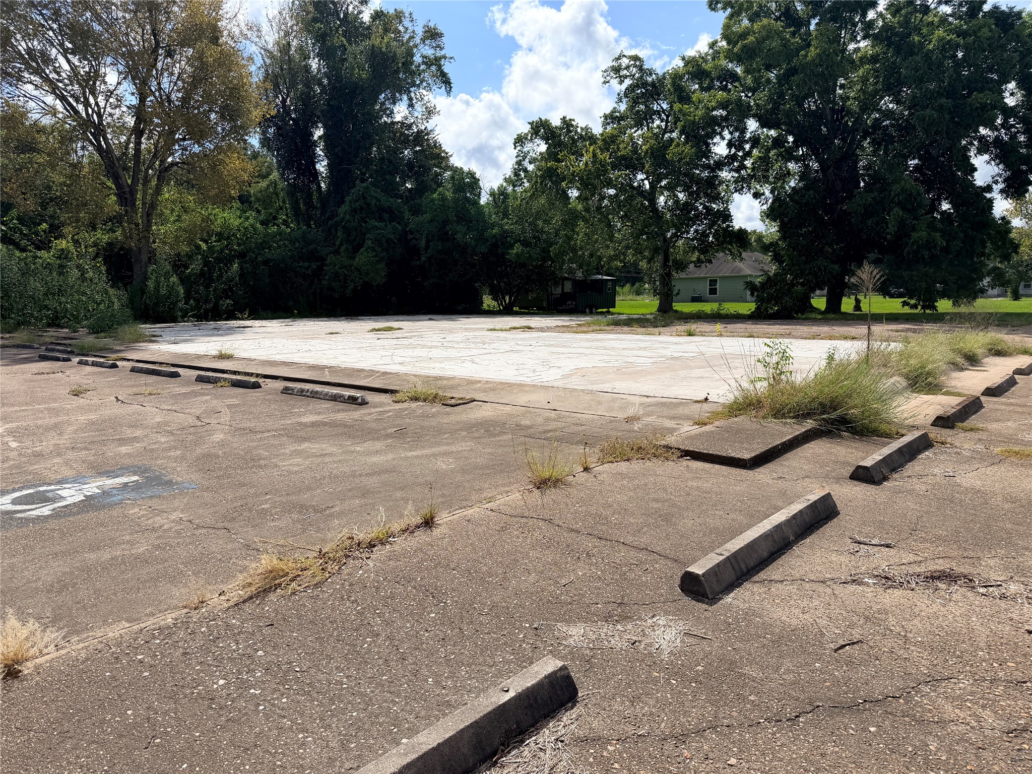 612 Highway 90 East Property Photo 2