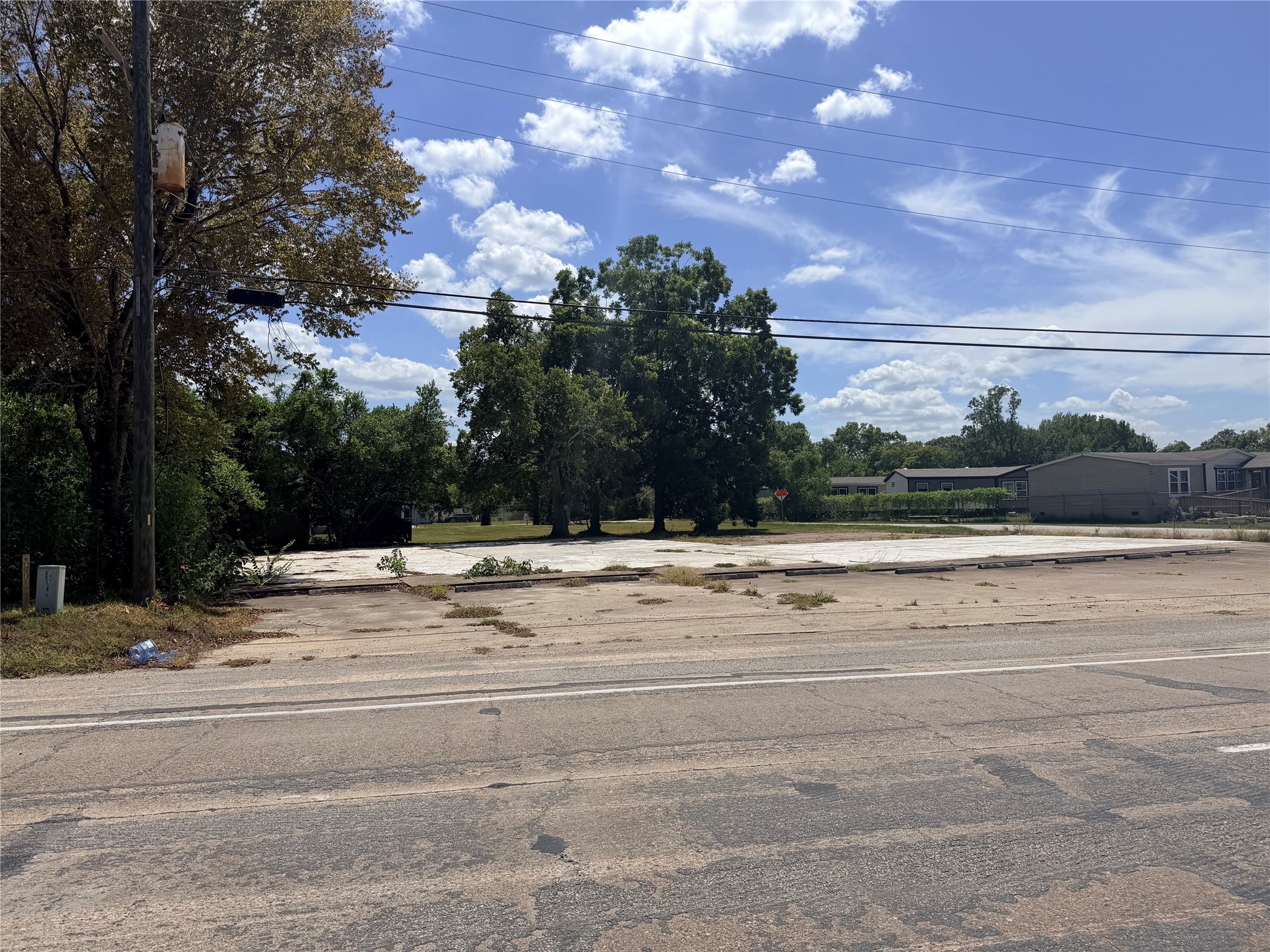 612 Highway 90 East Property Photo 4