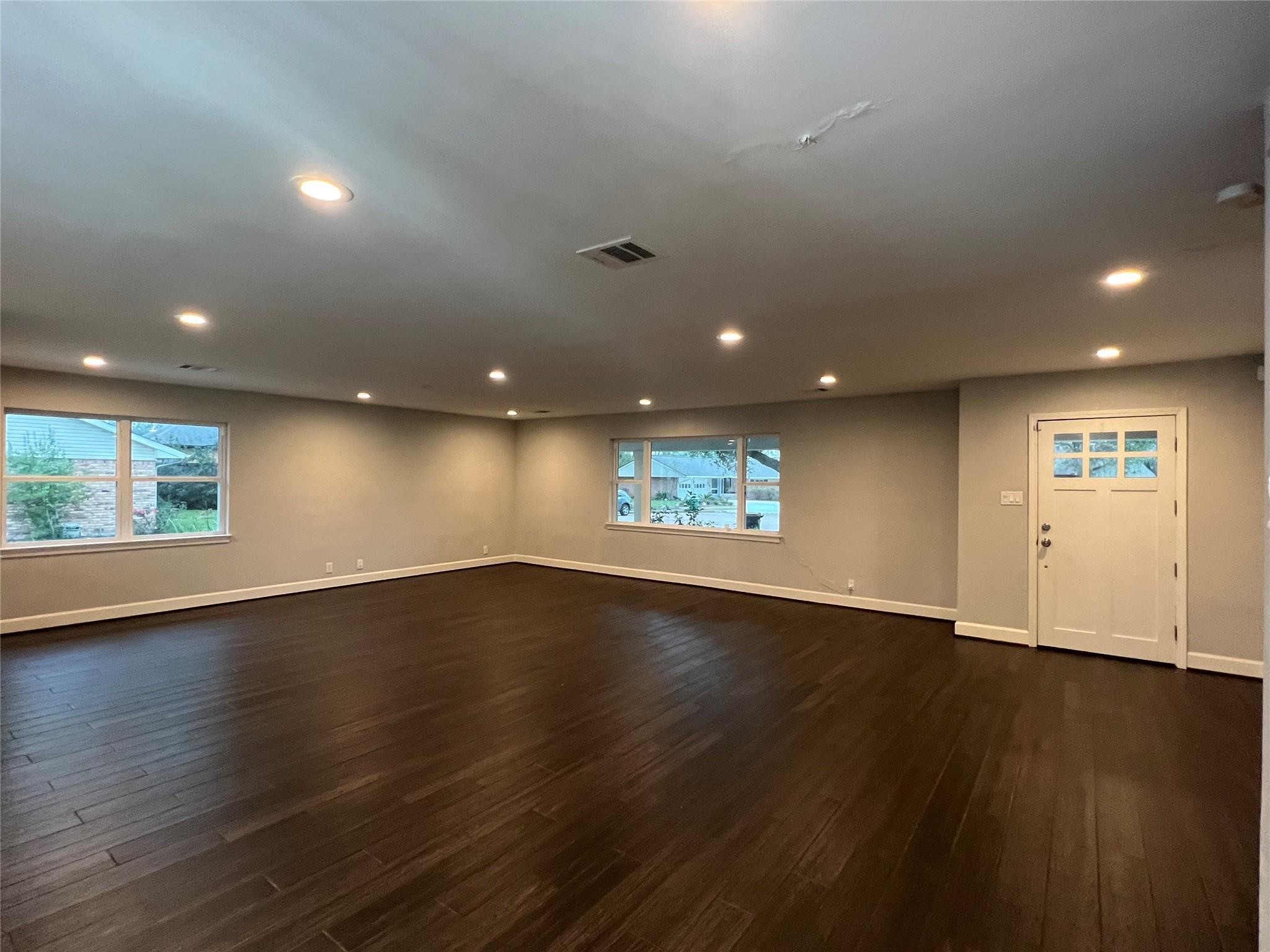 5122 Lymbar Drive Property Photo 2