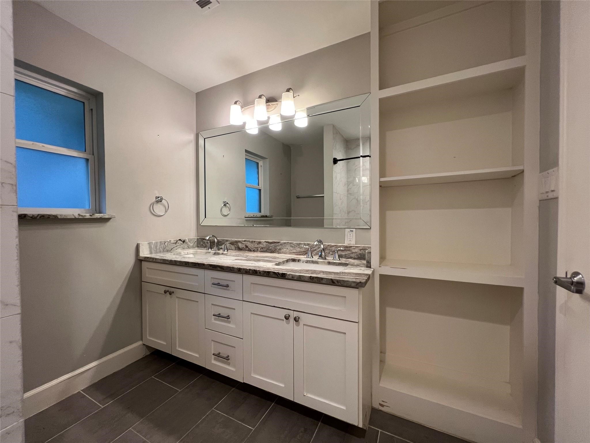 5122 Lymbar Drive Property Photo 10