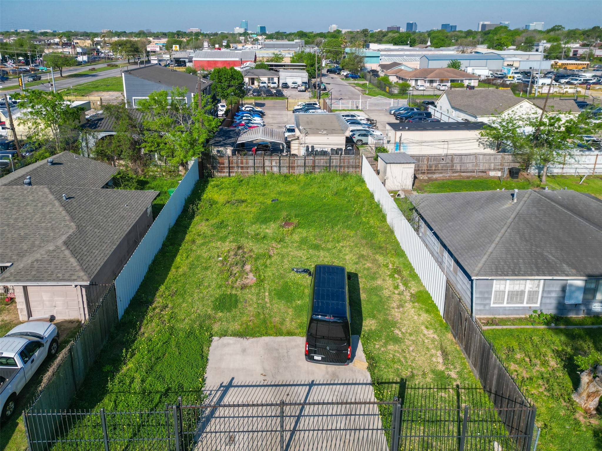 3222 Jarvis Street Property Photo 2