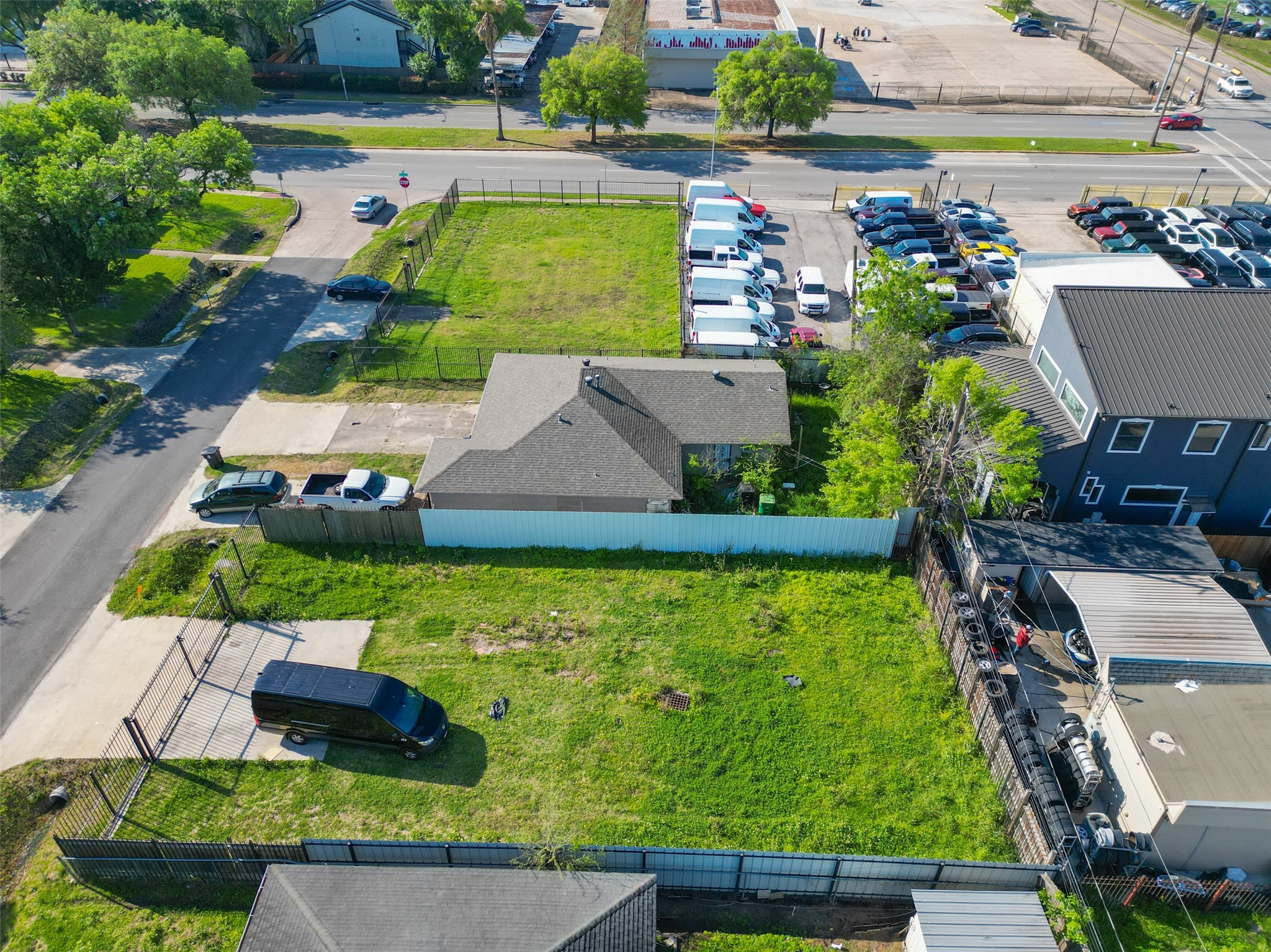 3222 Jarvis Street Property Photo 6