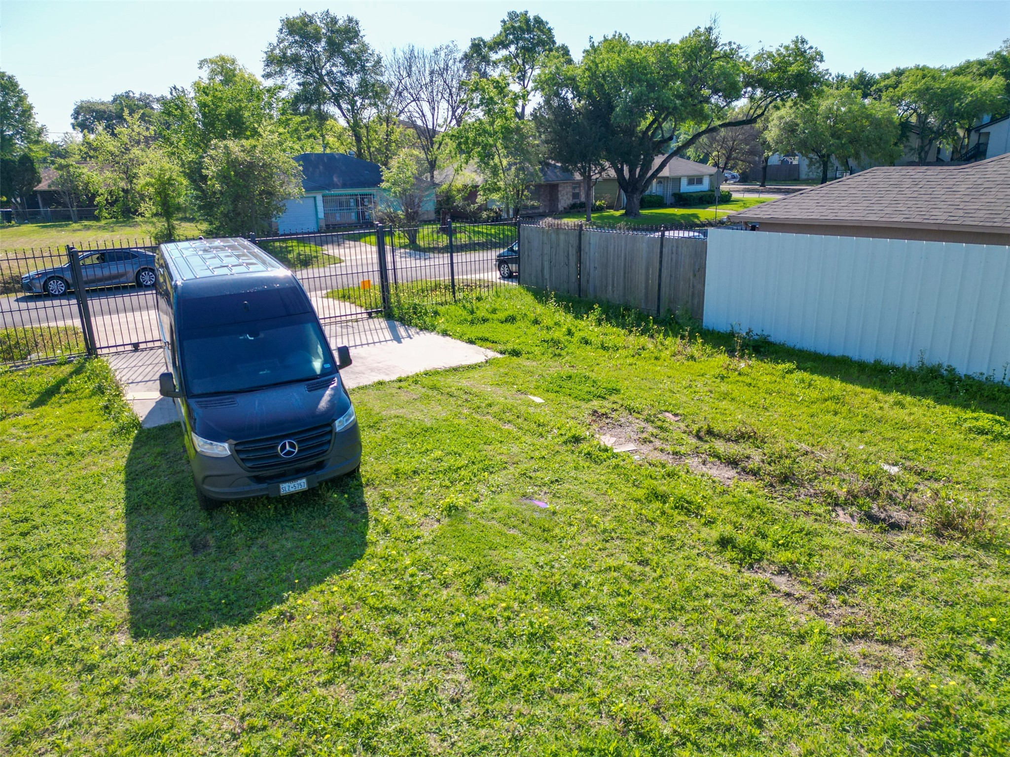3222 Jarvis Street Property Photo 18