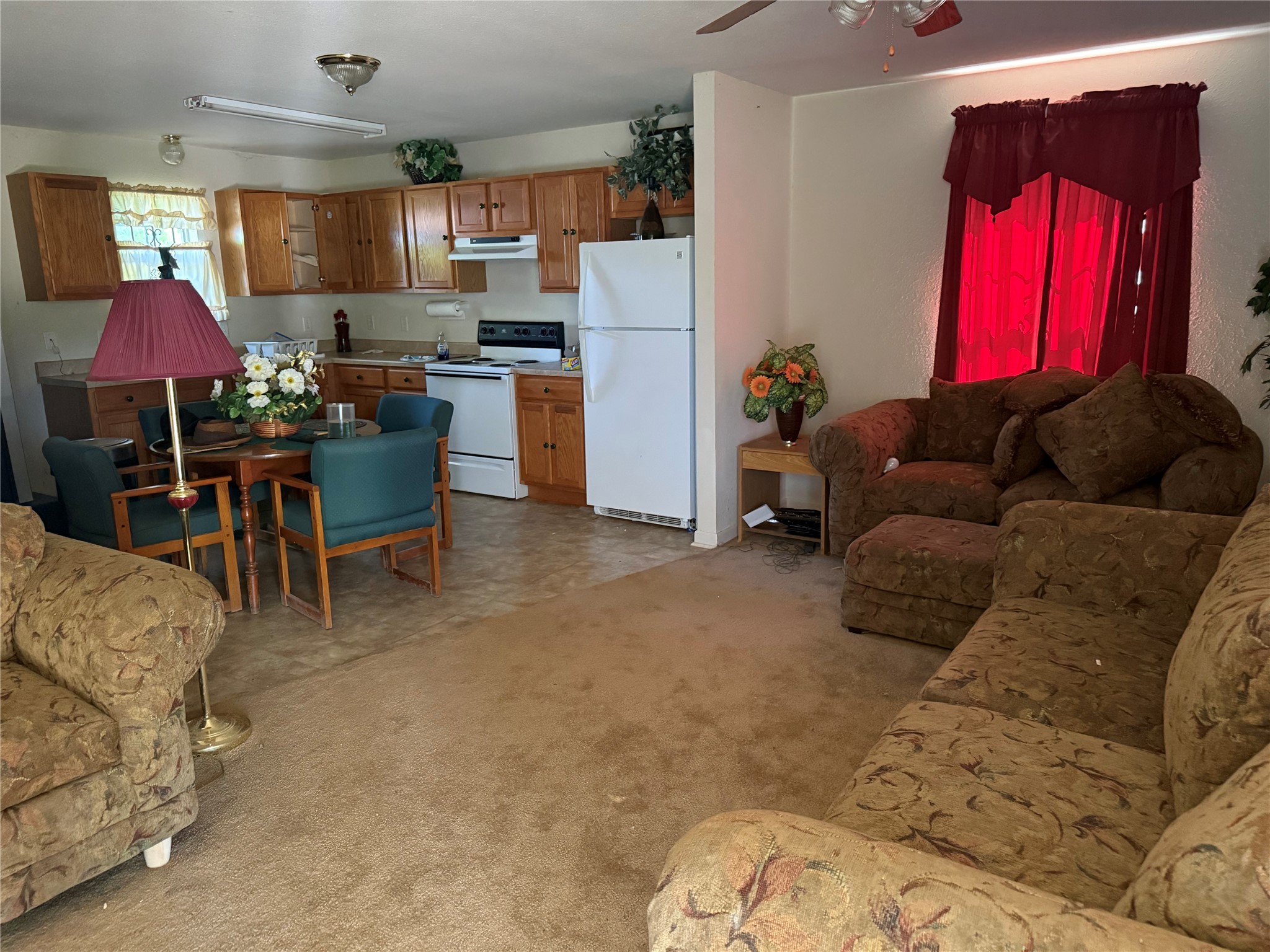 718 Broadway Street Property Photo 3