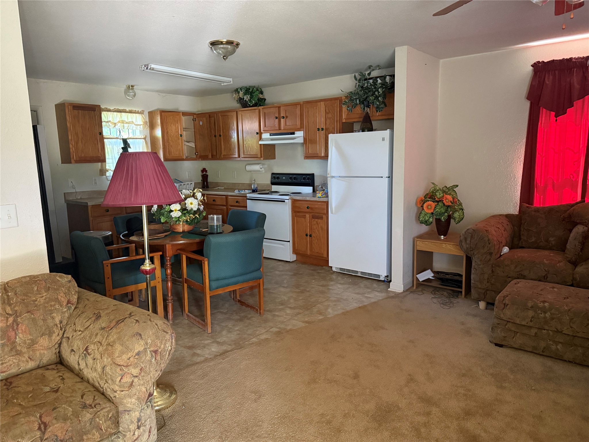 718 Broadway Street Property Photo 4