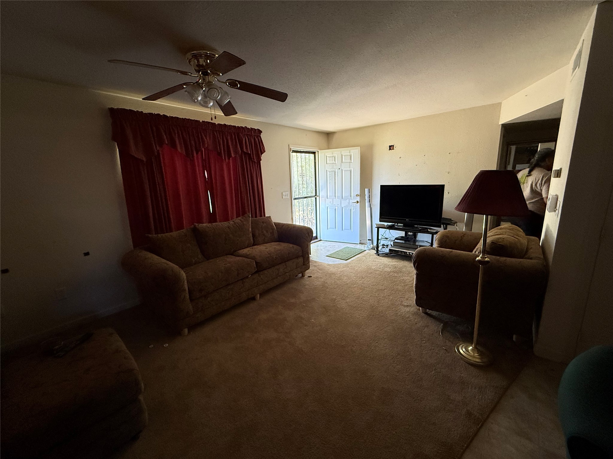 718 Broadway Street Property Photo 5