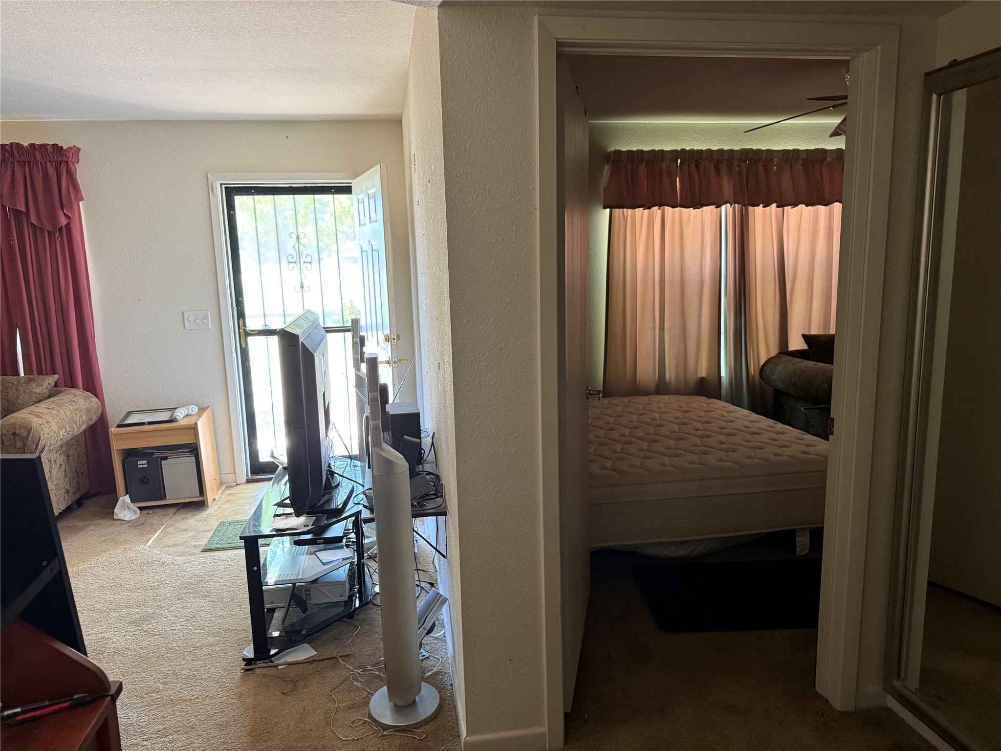 718 Broadway Street Property Photo 9