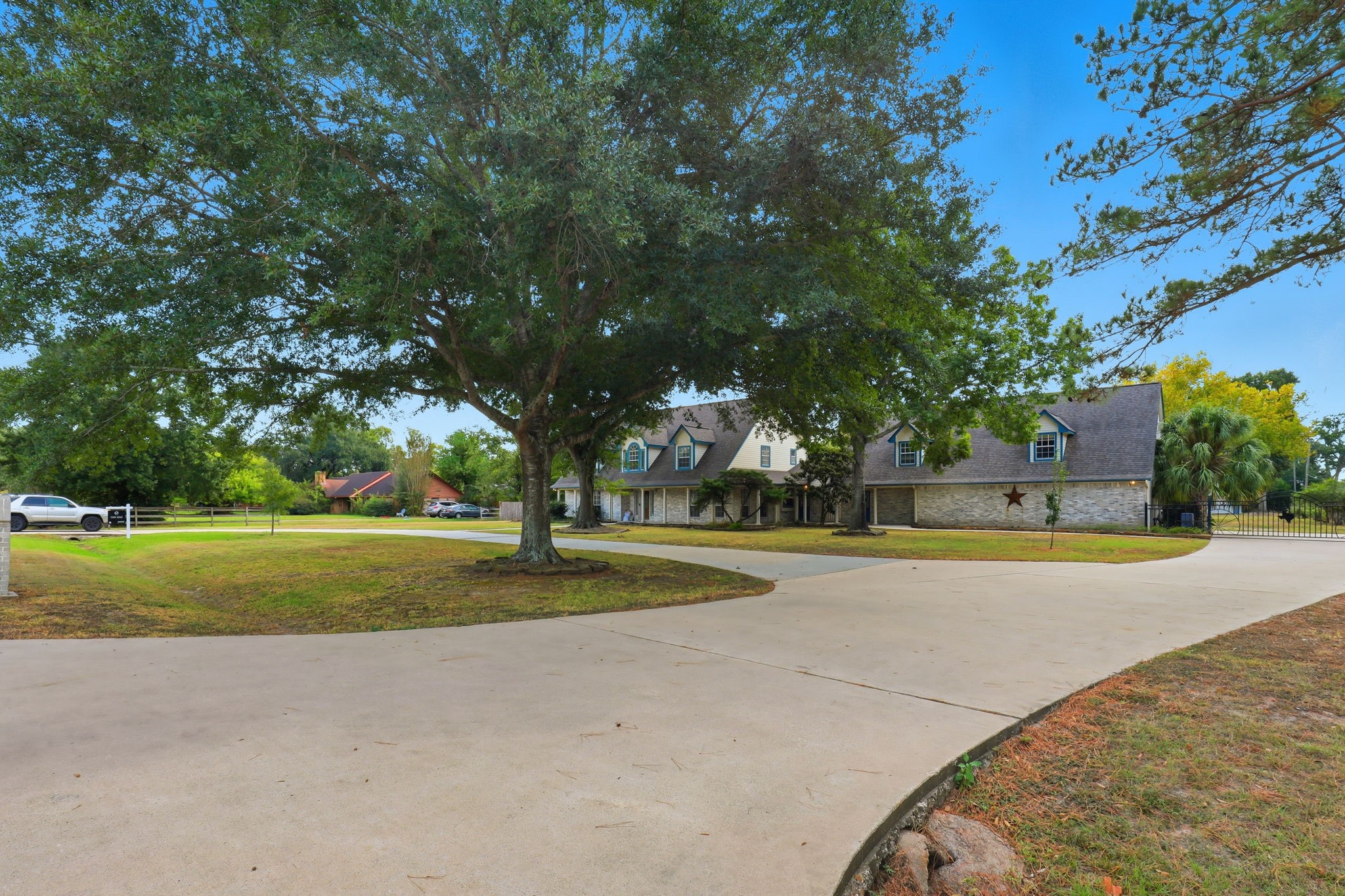 16211 Charolais Drive Property Photo 2