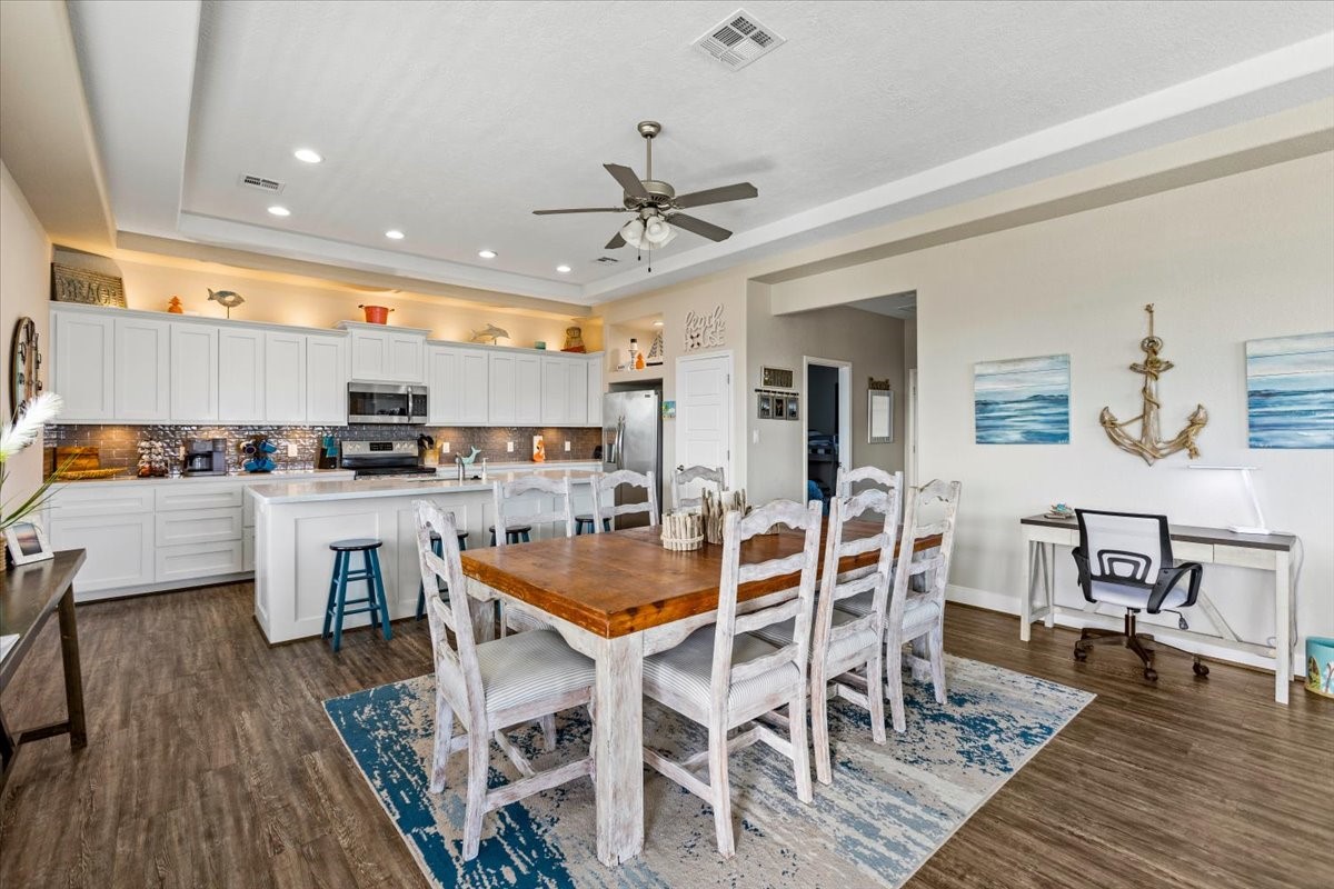 940 Driftwood Drive Property Photo 1
