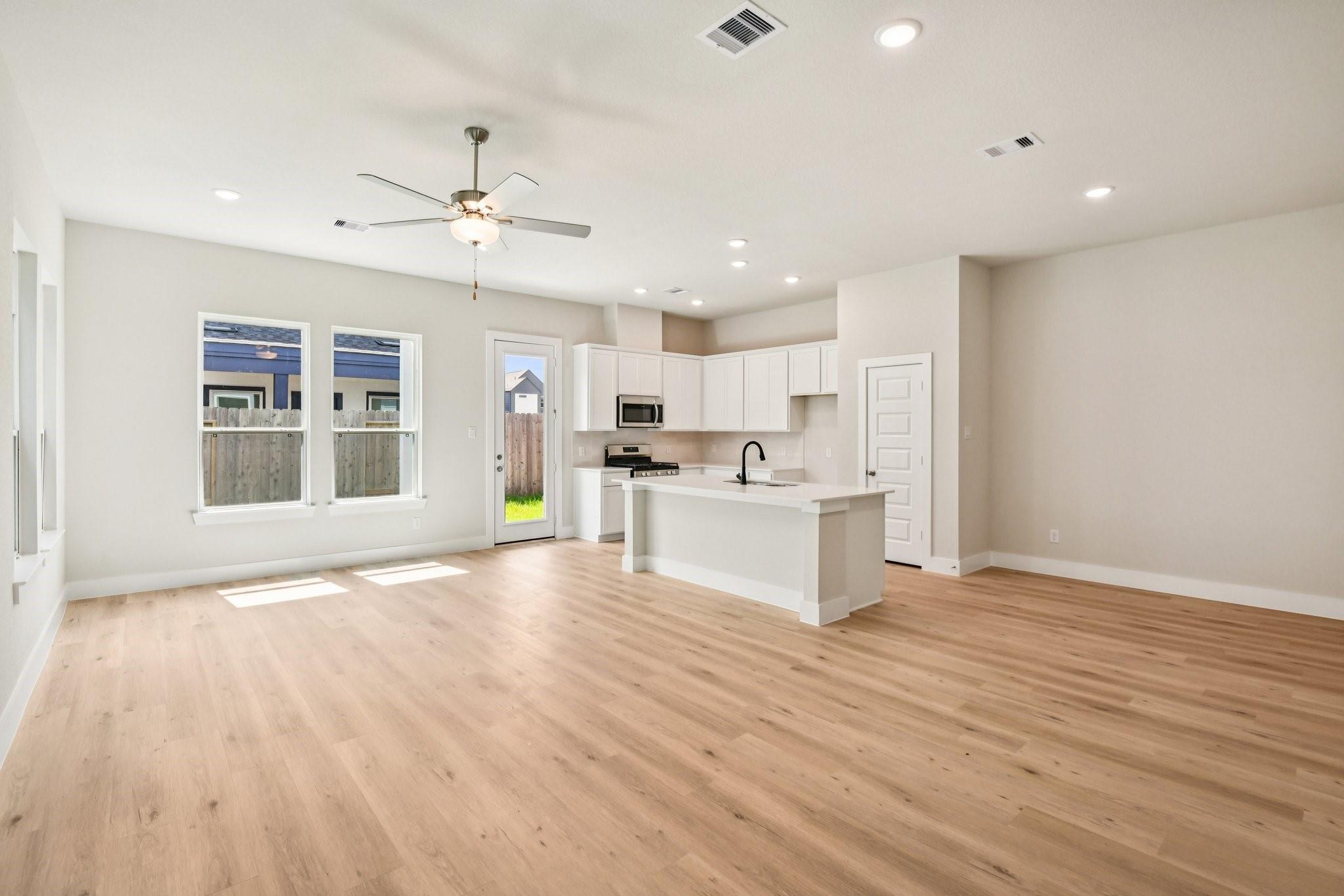 13214 Opera Drive Property Photo 3