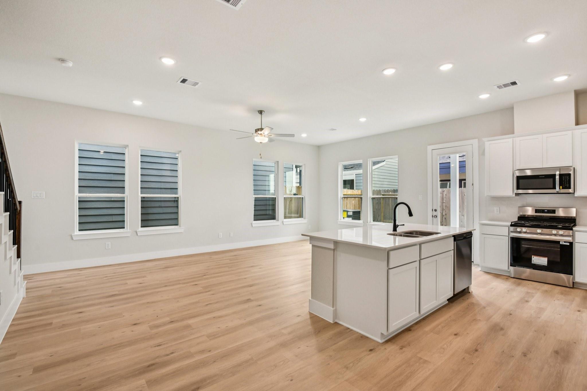 13214 Opera Drive Property Photo 7