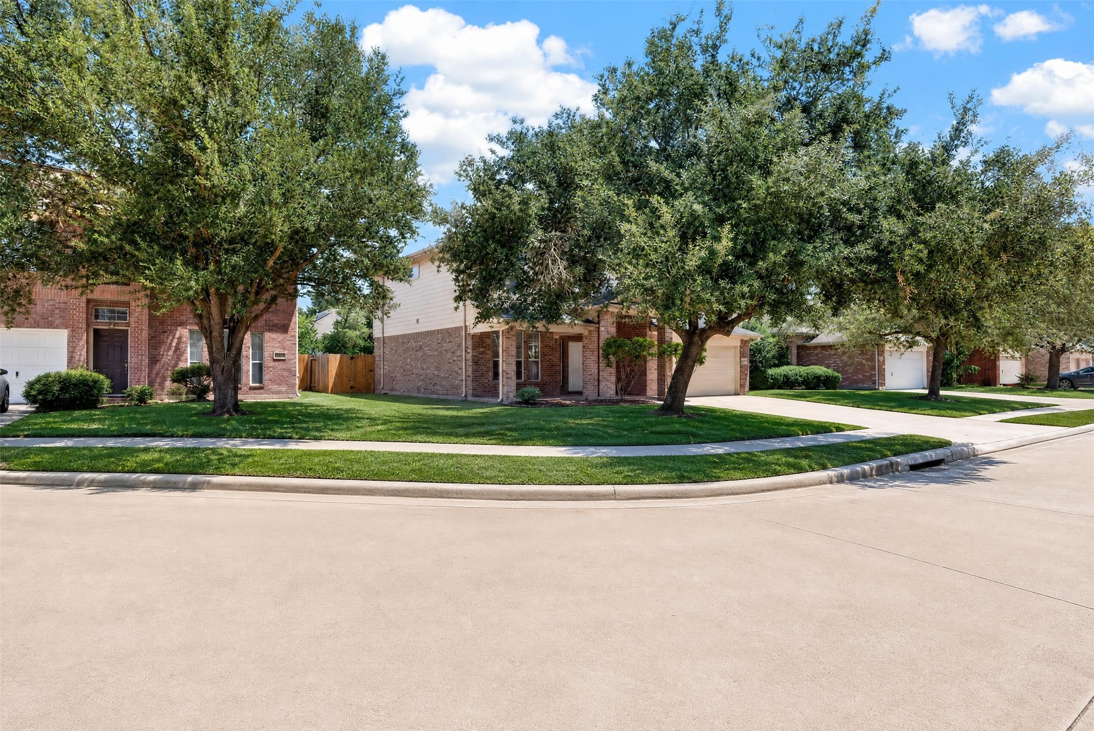 19246 Hopeview Court Property Photo 4