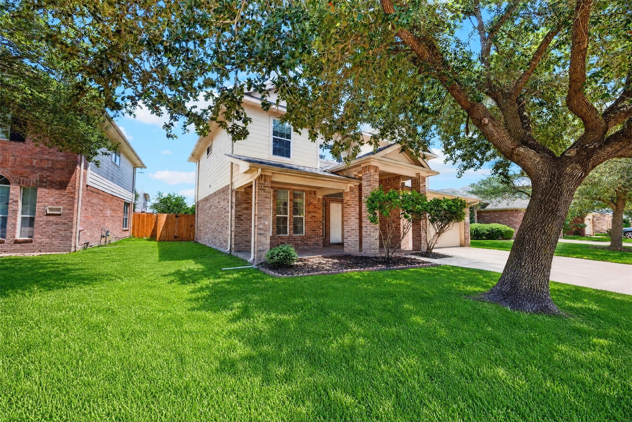 19246 Hopeview Court Property Photo 6