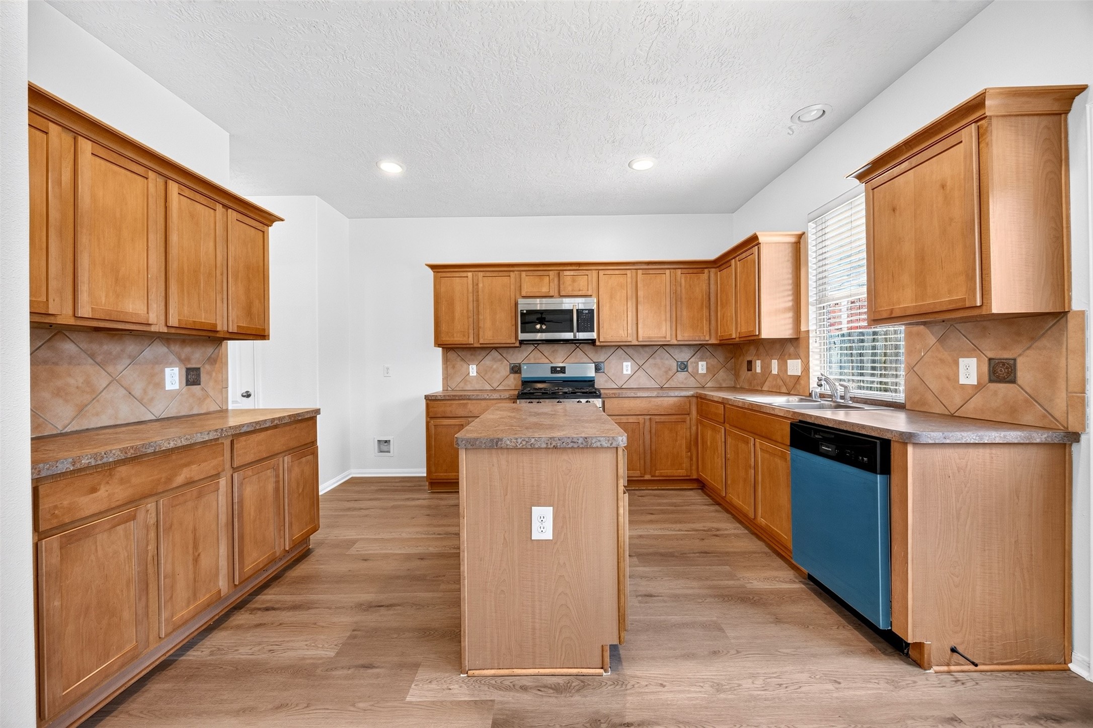 19246 Hopeview Court Property Photo 14