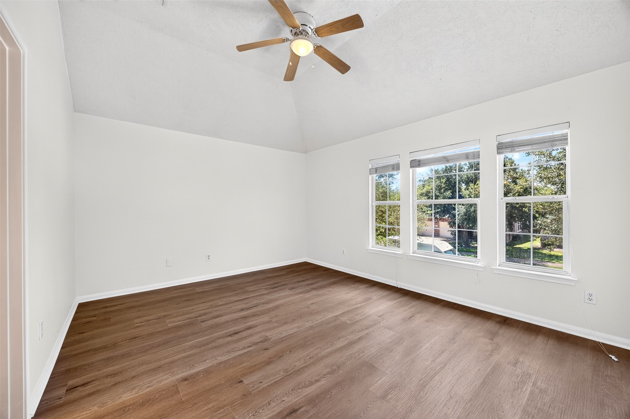 19246 Hopeview Court Property Photo 26