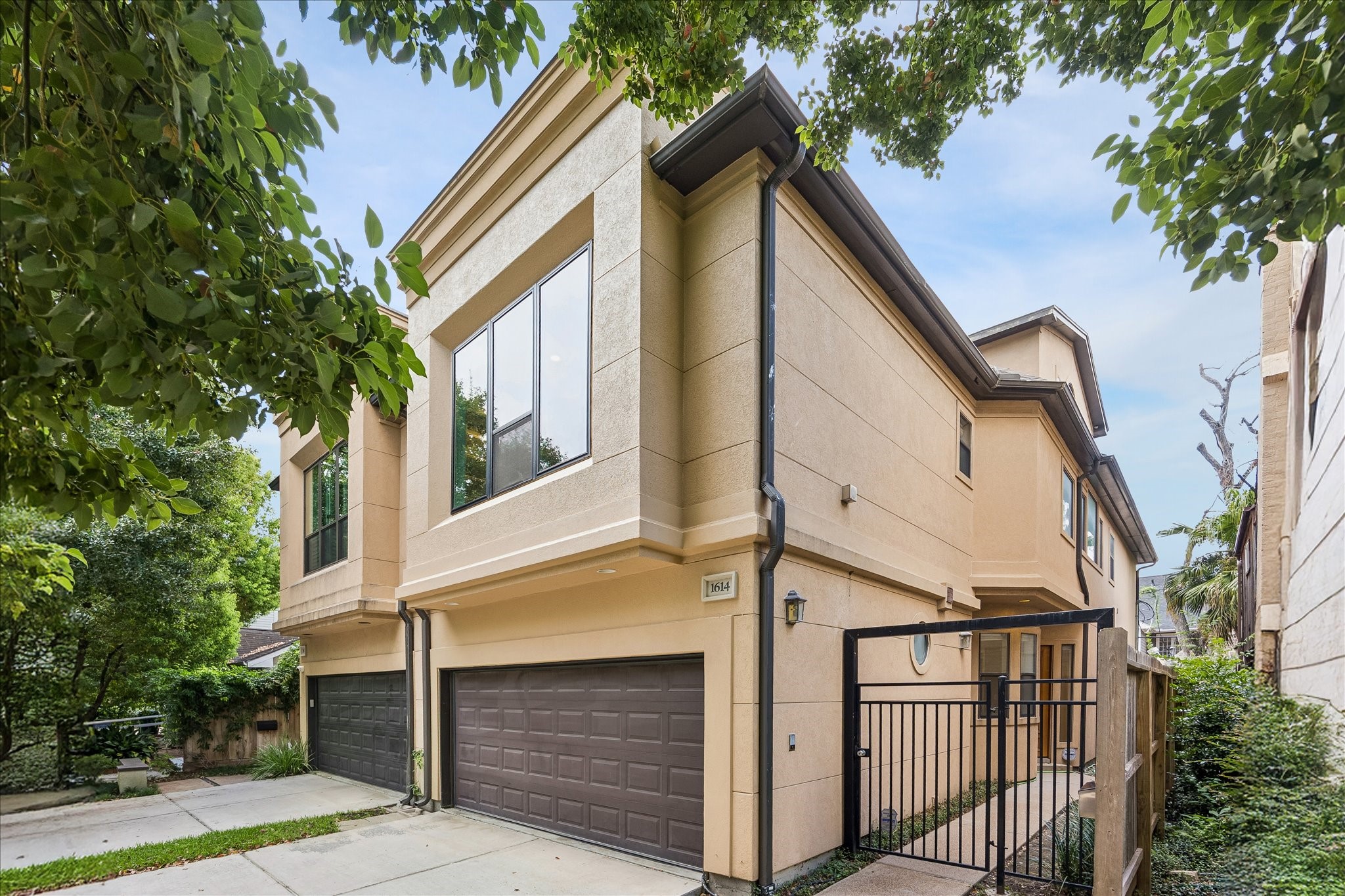 1614 Castle Court Property Photo 7