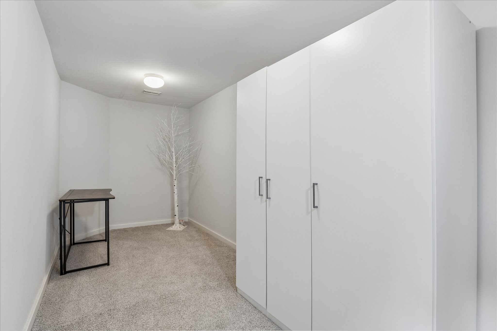 1614 Castle Court Property Photo 22