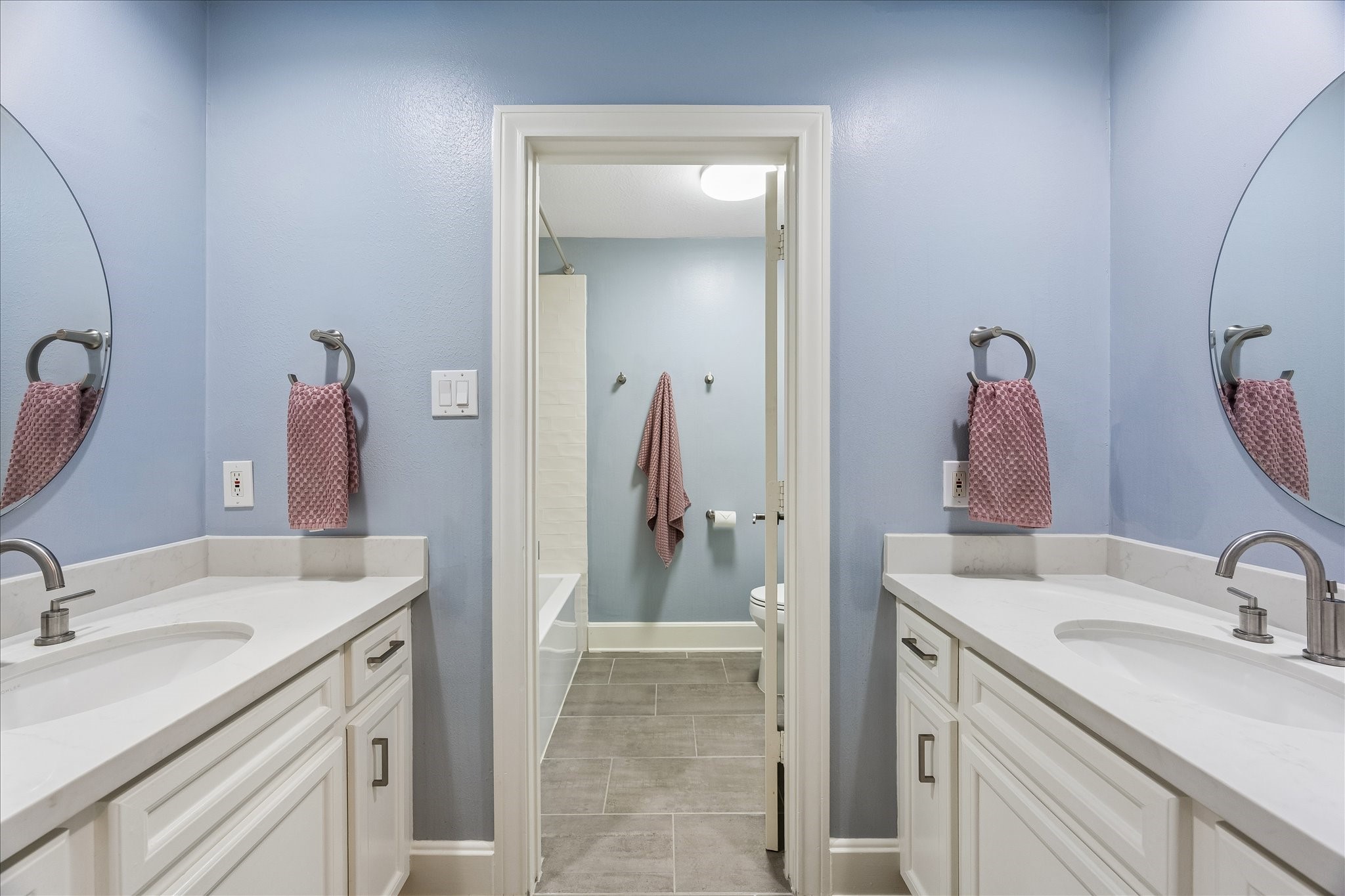 1614 Castle Court Property Photo 24