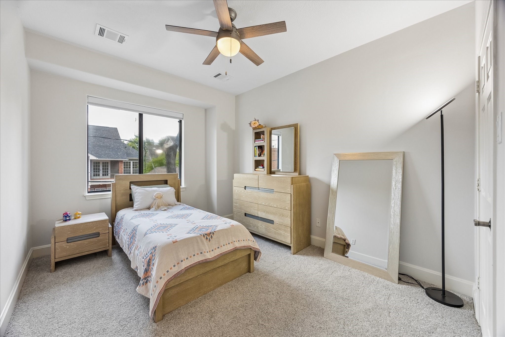 1614 Castle Court Property Photo 25