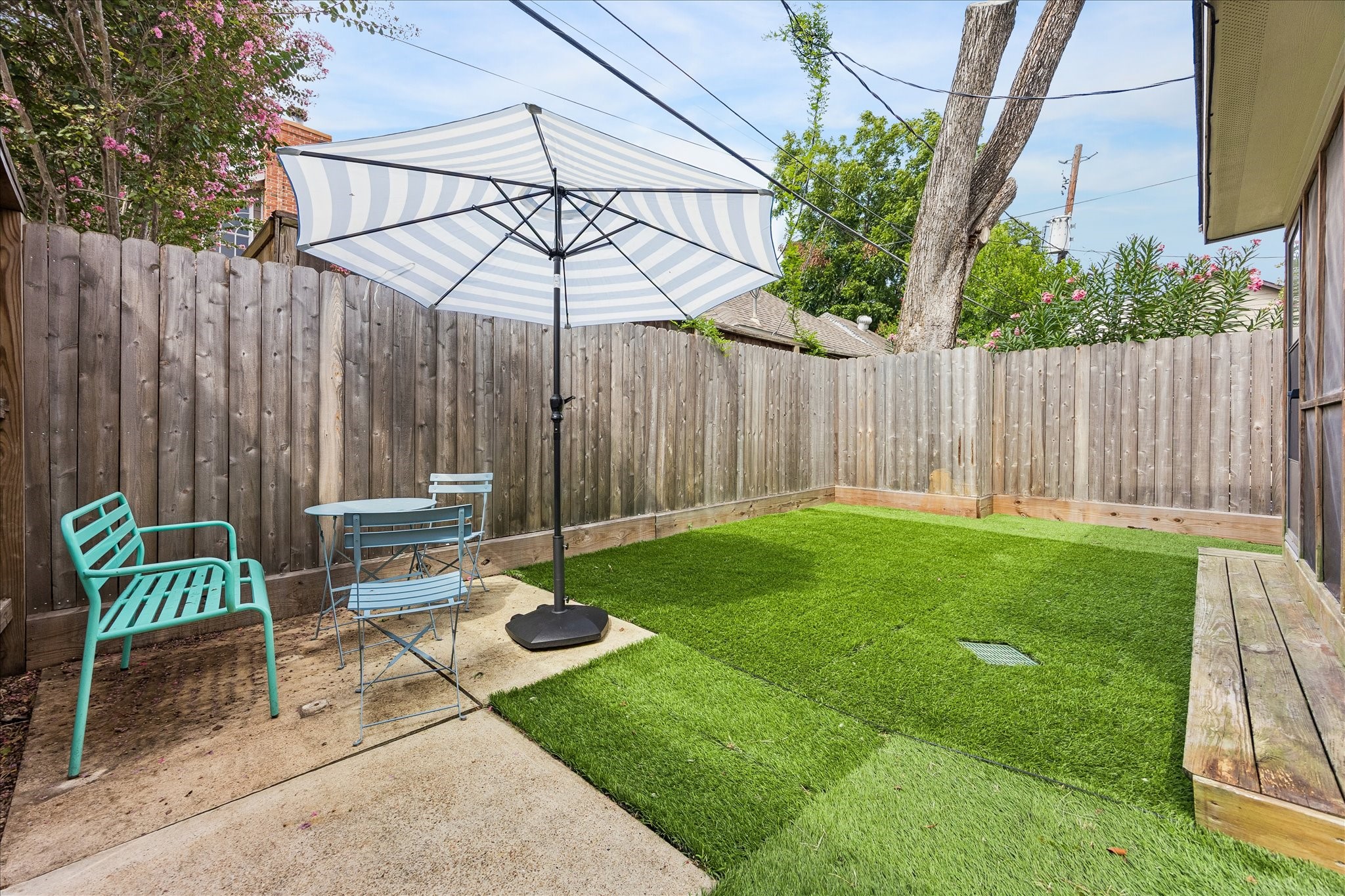 1614 Castle Court Property Photo 34