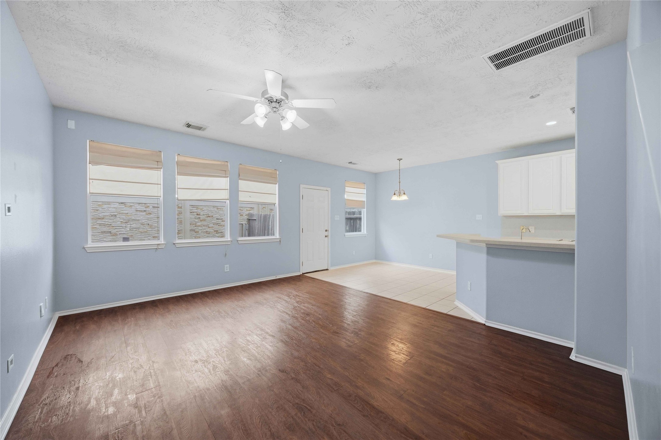 16119 Sandy Path Lane Property Photo 4
