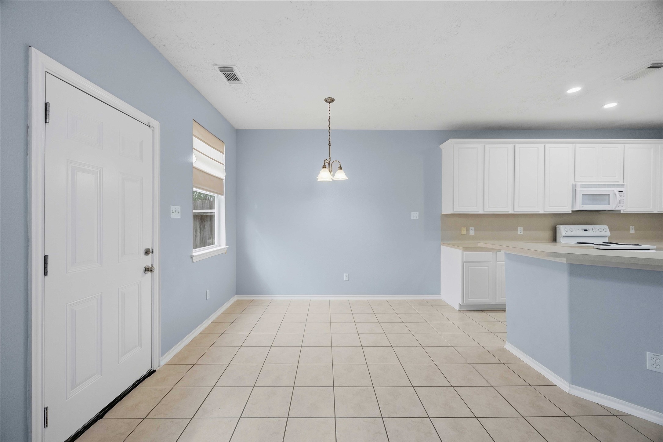 16119 Sandy Path Lane Property Photo 9