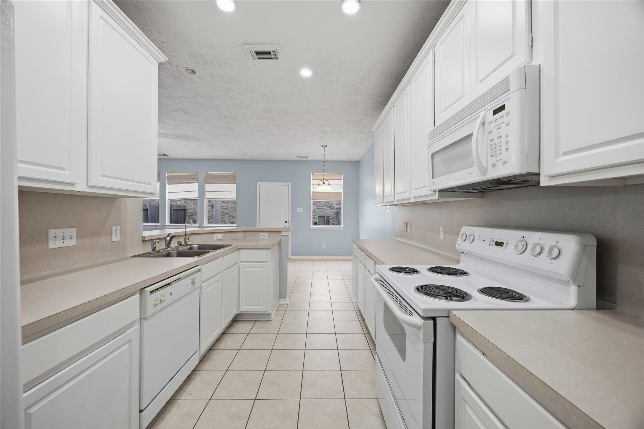 16119 Sandy Path Lane Property Photo 10