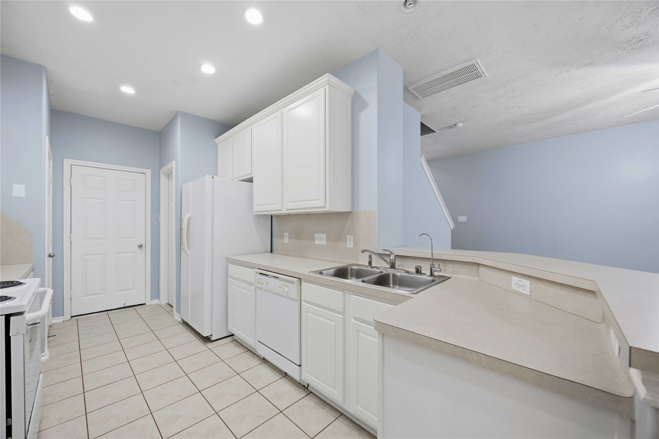 16119 Sandy Path Lane Property Photo 12