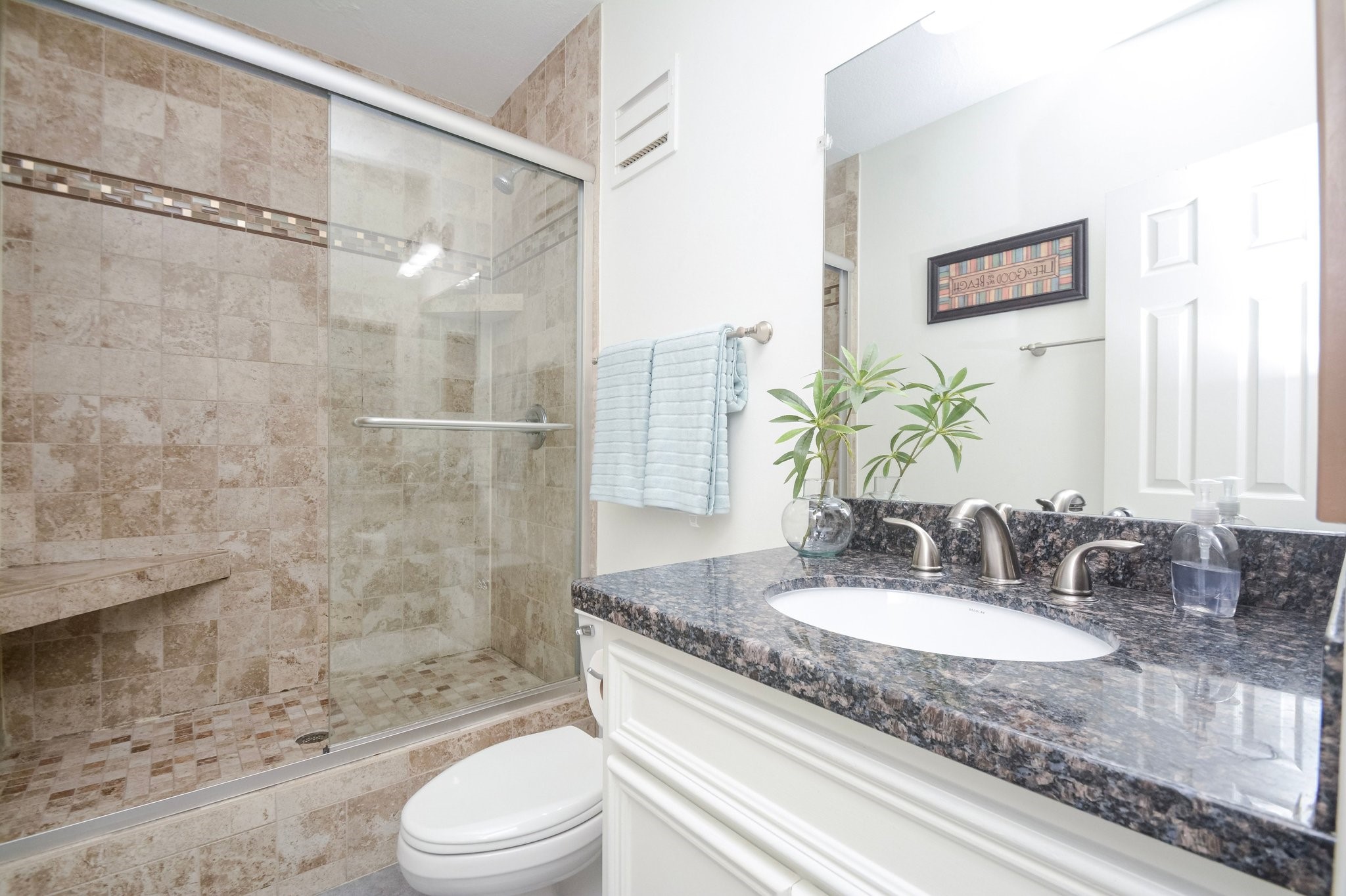 1401 E Beach Dr Drive 112 Property Photo 12