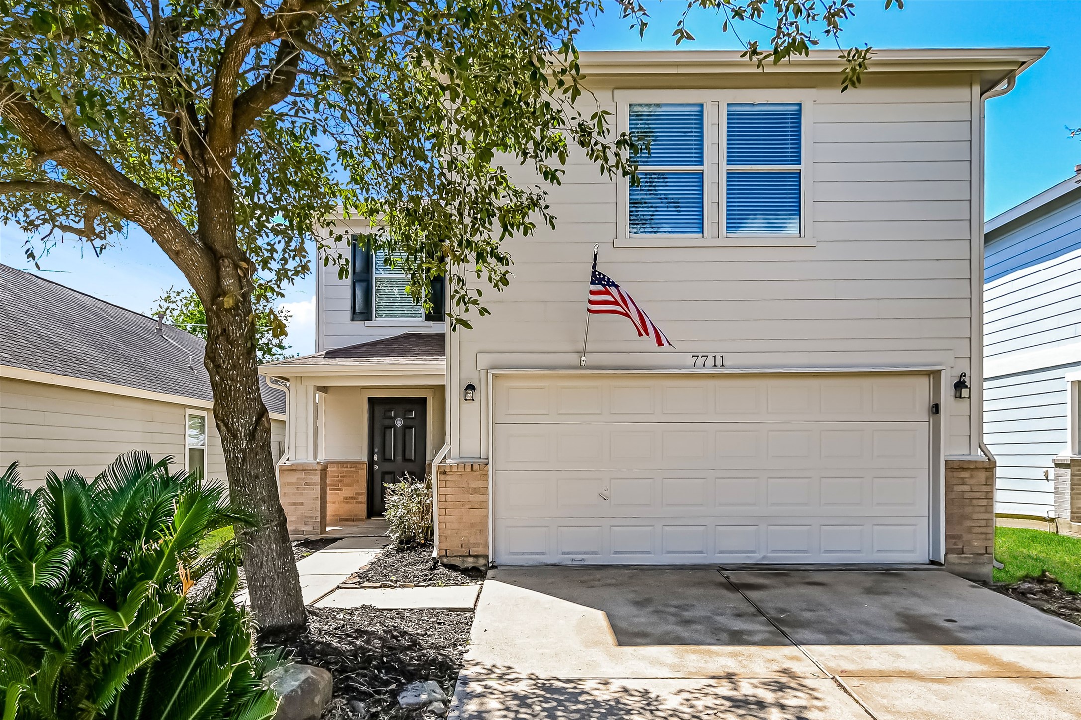 7711 Cypress Edge Drive Property Photo 1