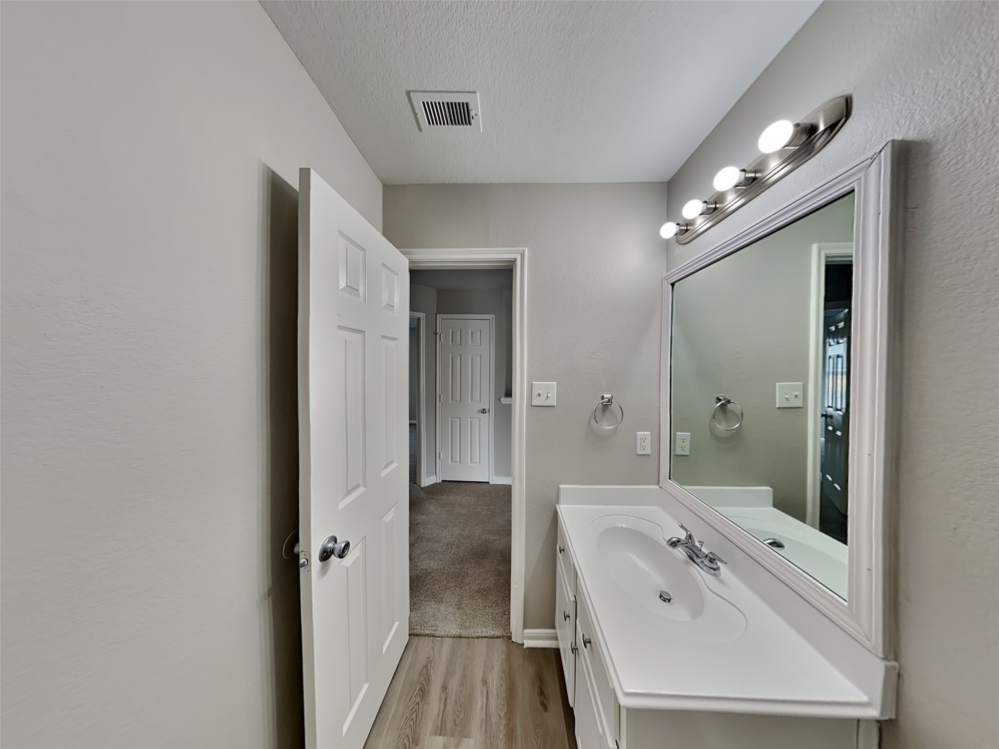 7711 Cypress Edge Drive Property Photo 16